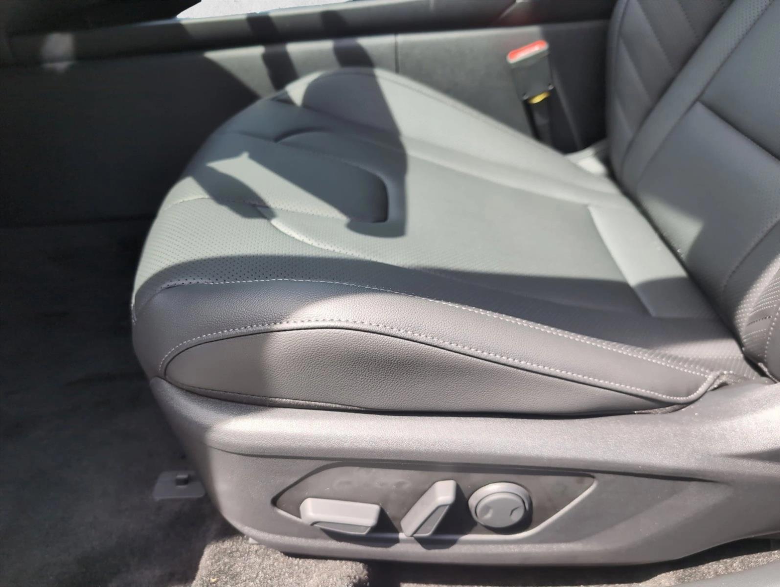 Thumbnail: 2026 Hyundai Elantra - 4
