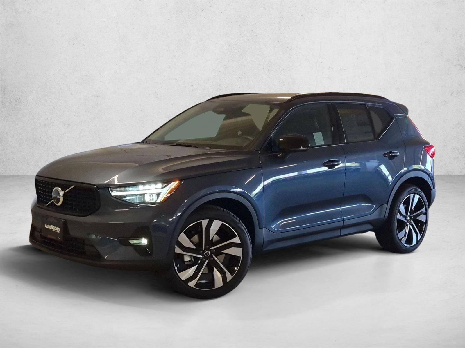 Thumbnail: 2026 Volvo XC40 - 1
