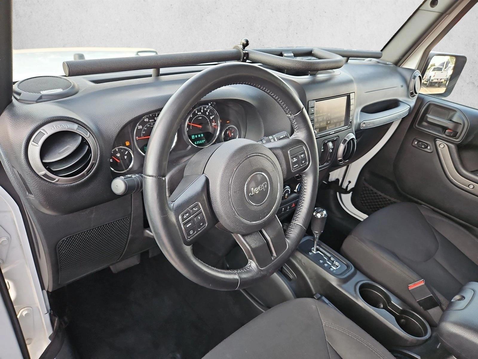 Thumbnail: 2017 Jeep Wrangler - 3