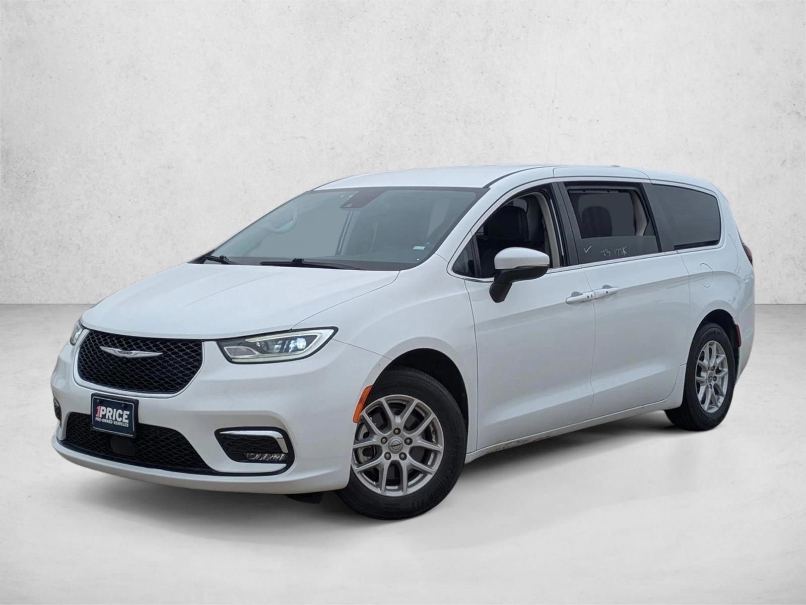 Thumbnail: 2023 Chrysler Pacifica - 1