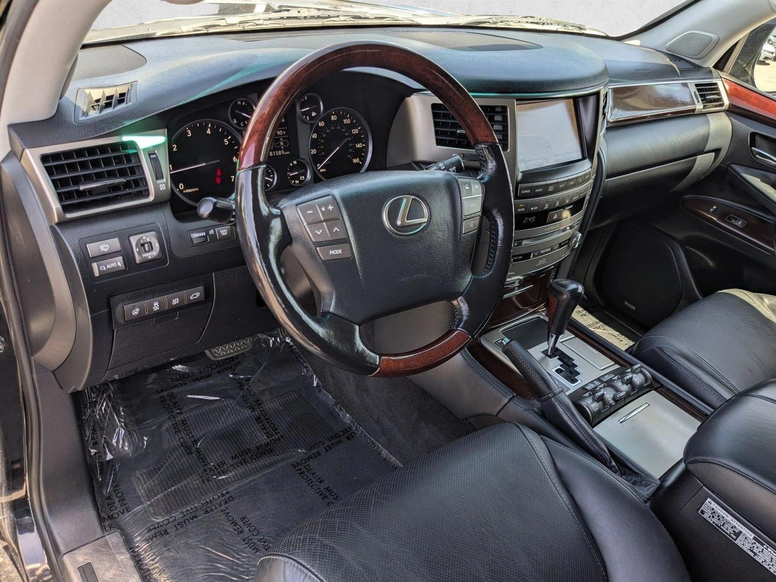 Thumbnail: 2015 Lexus LX - 3