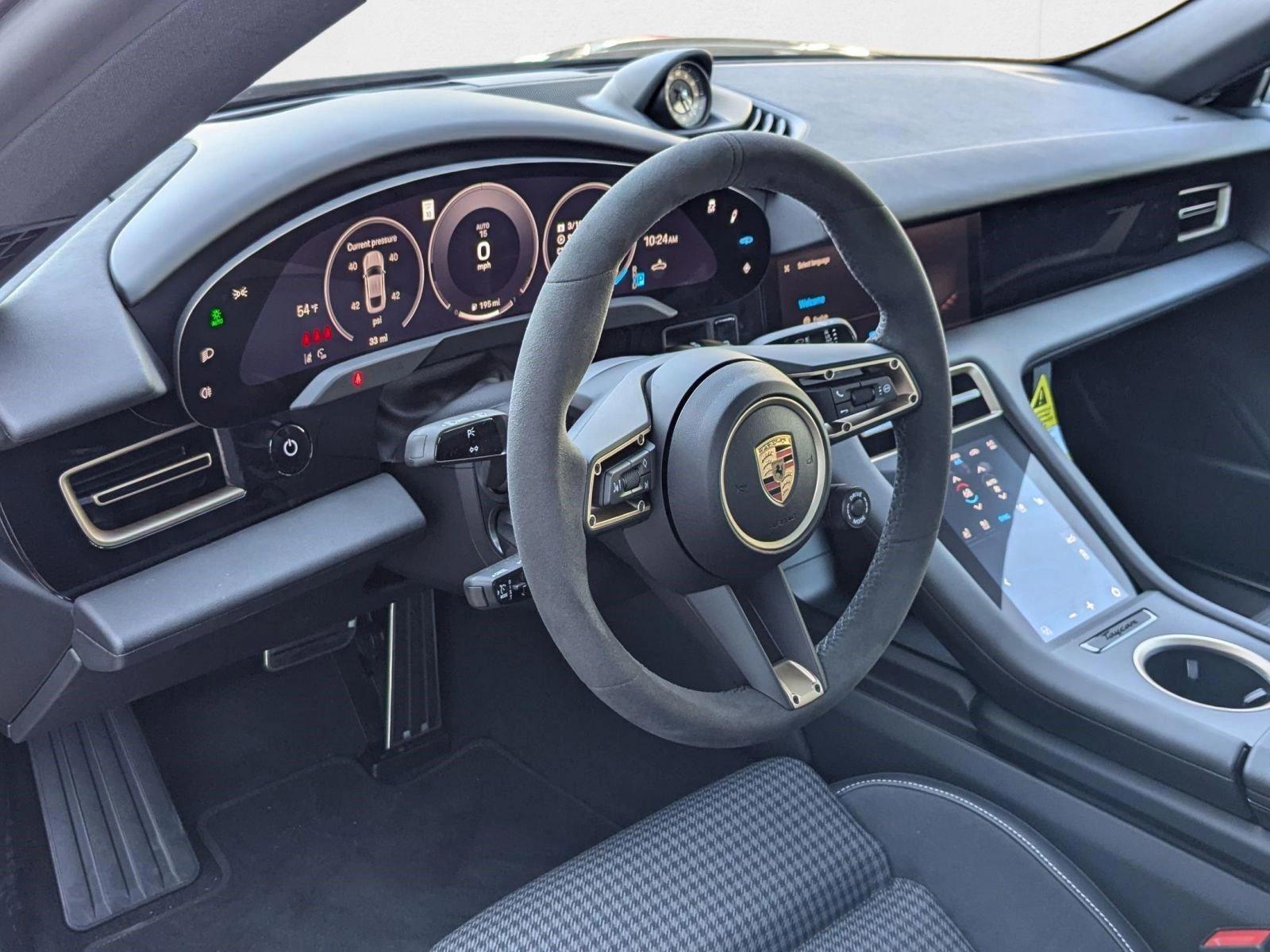 Thumbnail: 2025 Porsche Taycan - 3