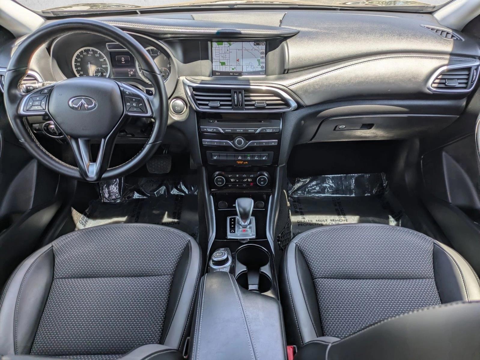 Thumbnail: 2019 INFINITI QX30 - 3