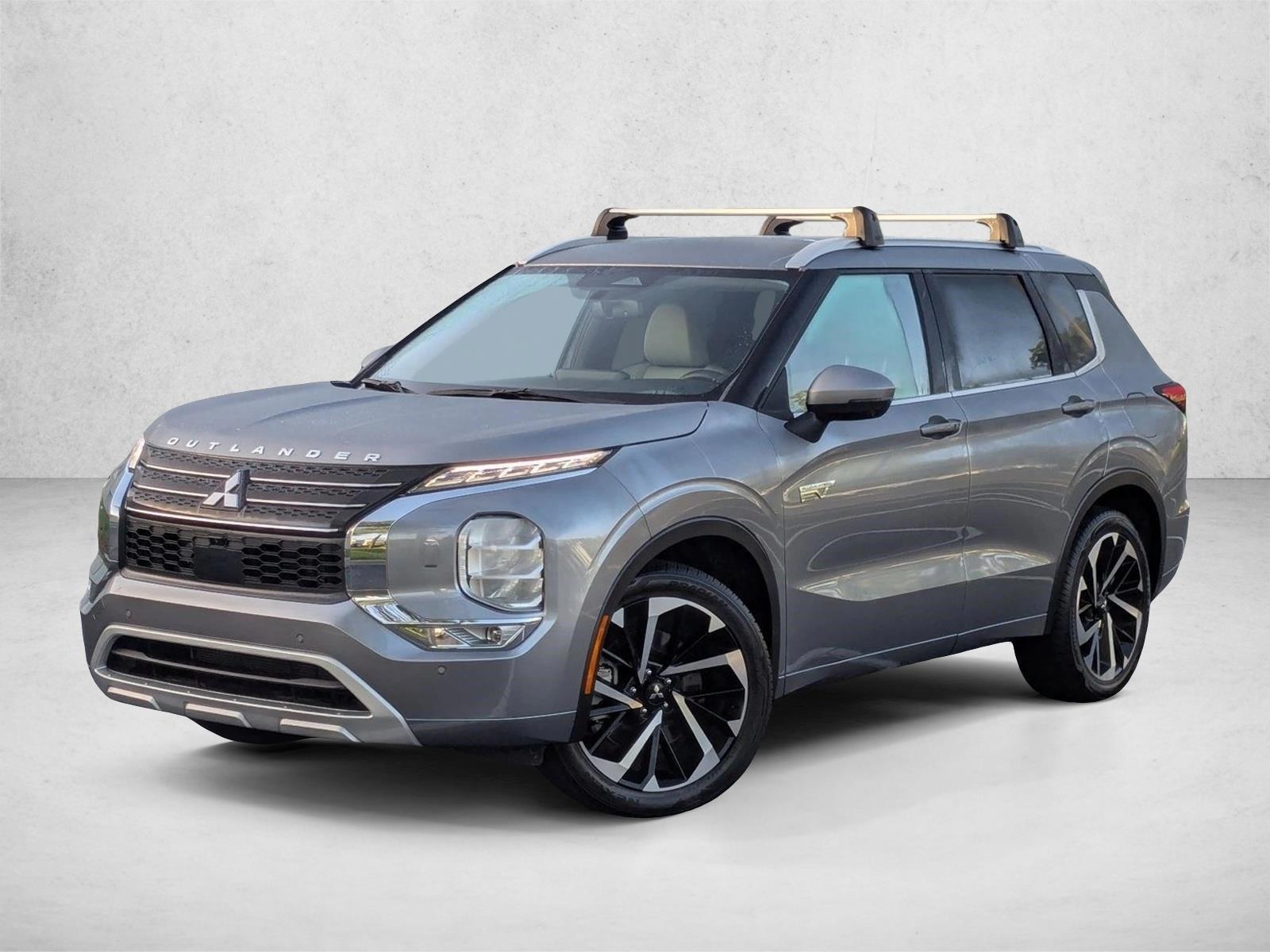 Thumbnail: 2023 Mitsubishi Outlander - 1