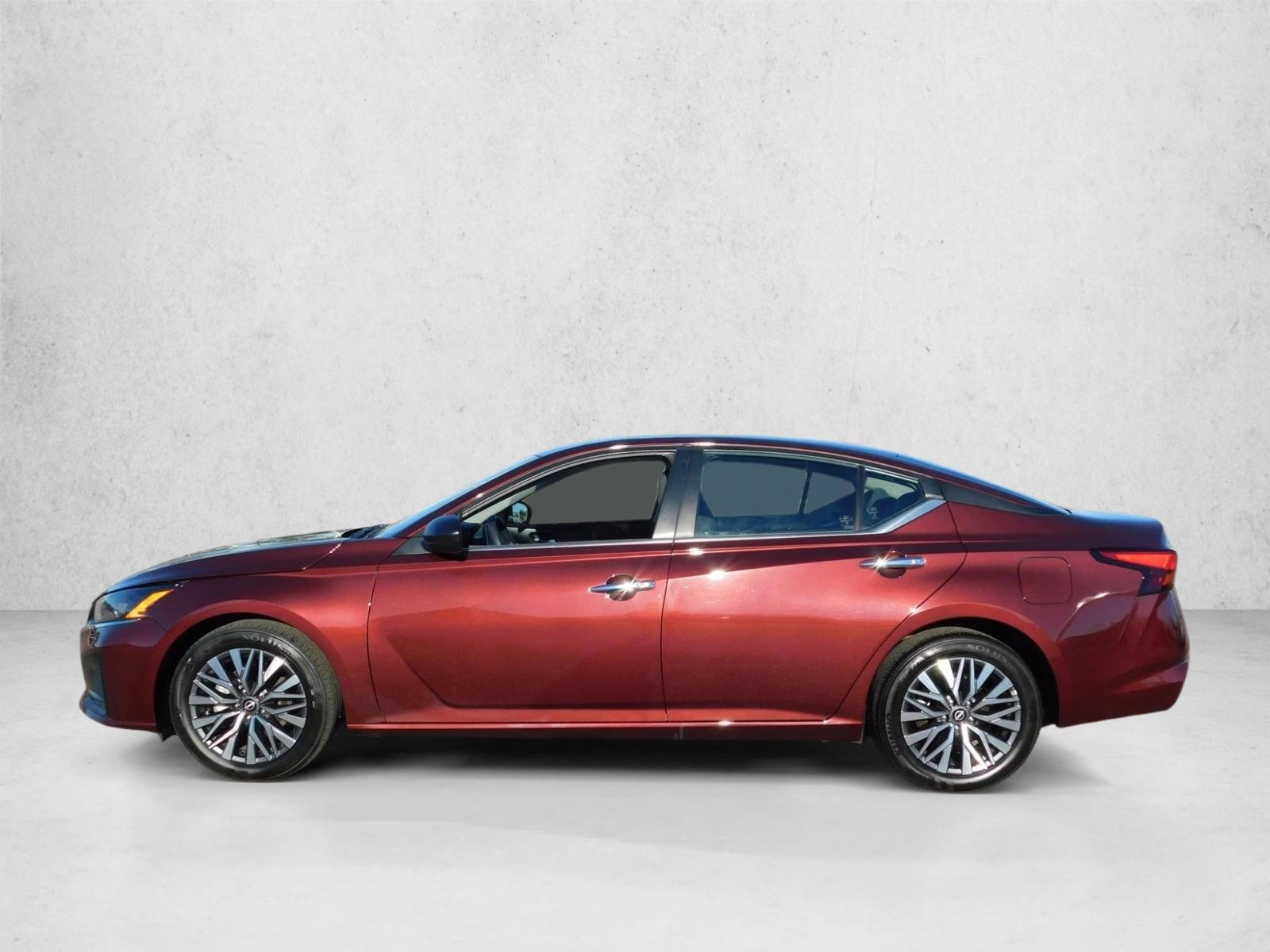 2025 Nissan Altima SV - Photo 15
