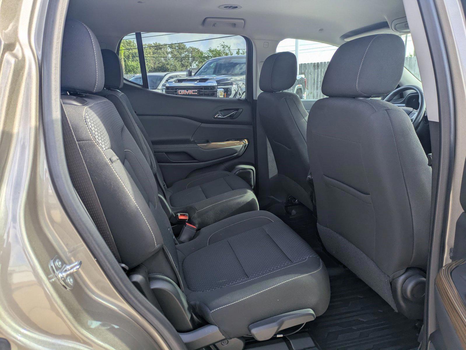 2023 GMC Acadia SLE - Photo 14