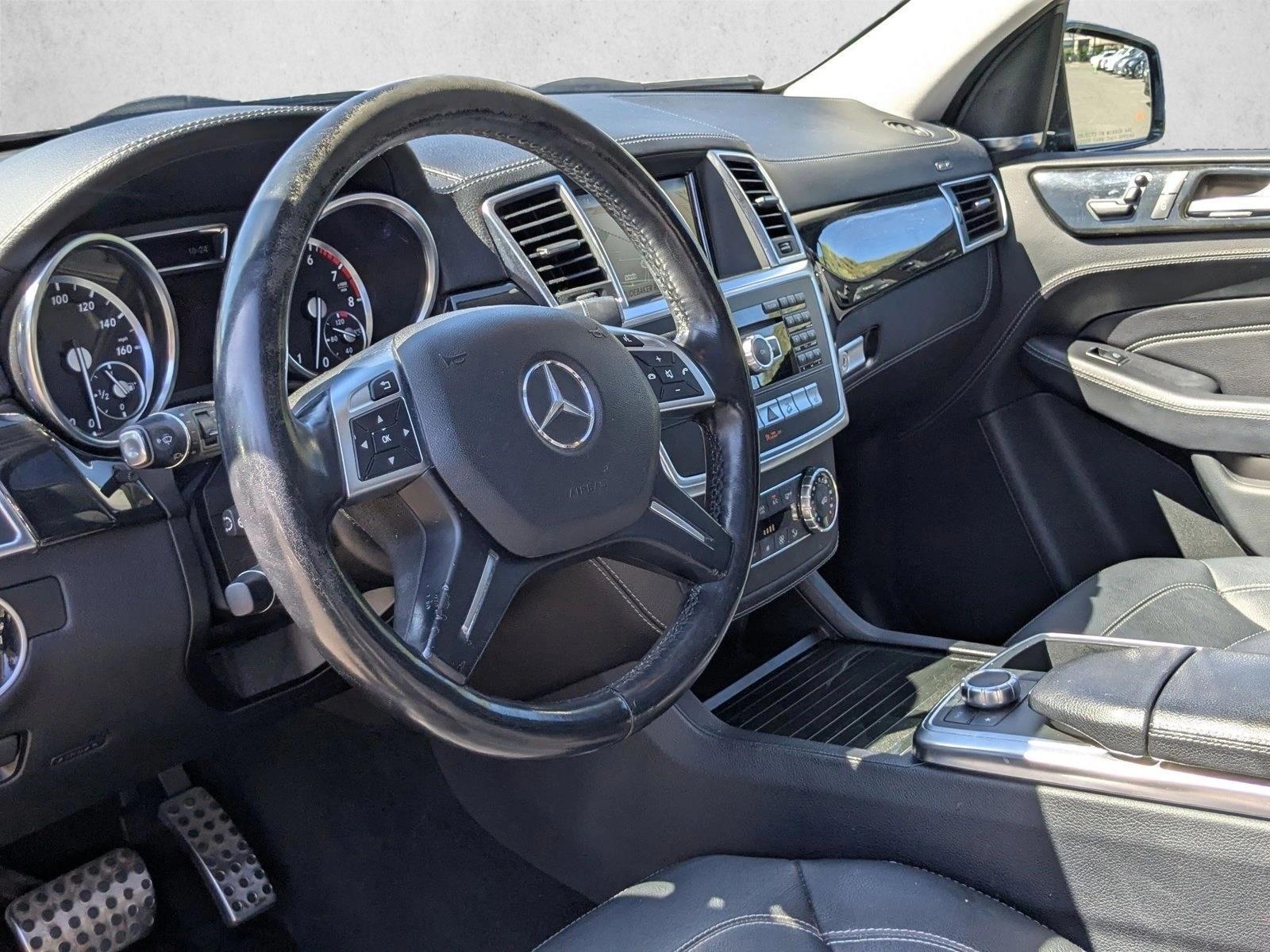 Thumbnail: 2015 Mercedes-Benz M-Class - 3