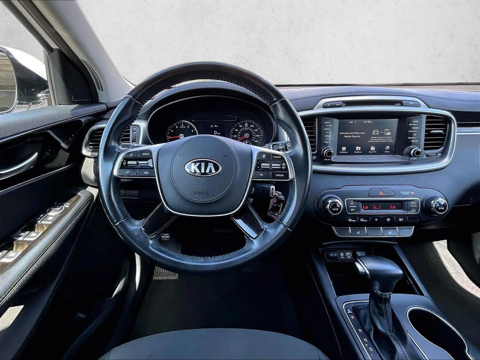 Thumbnail: 2019 Kia Sorento - 3