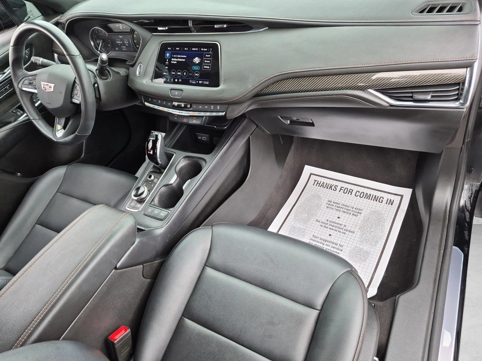 Thumbnail: 2023 Cadillac XT4 - 3