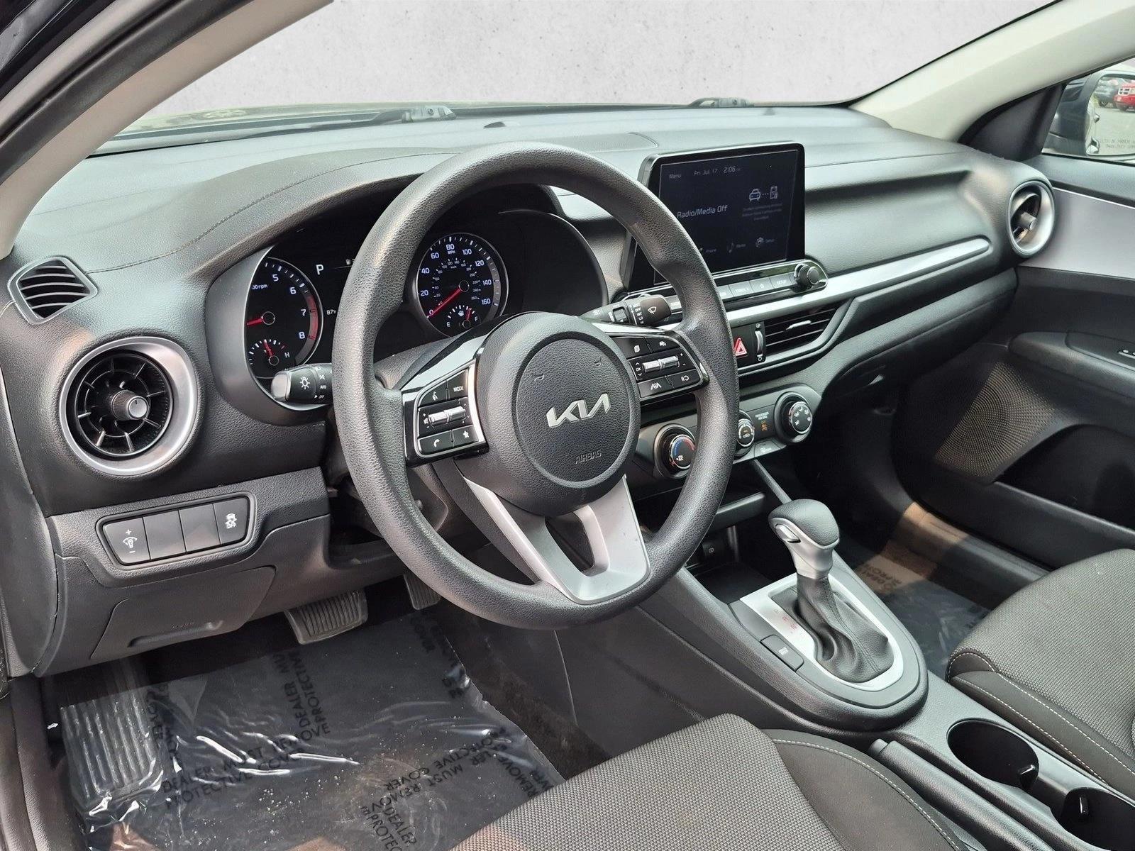 Thumbnail: 2024 Kia Forte - 3