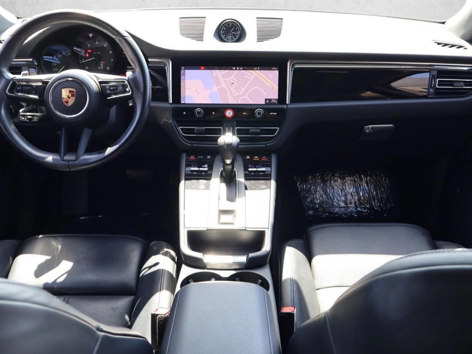 Thumbnail: 2024 Porsche Macan - 3
