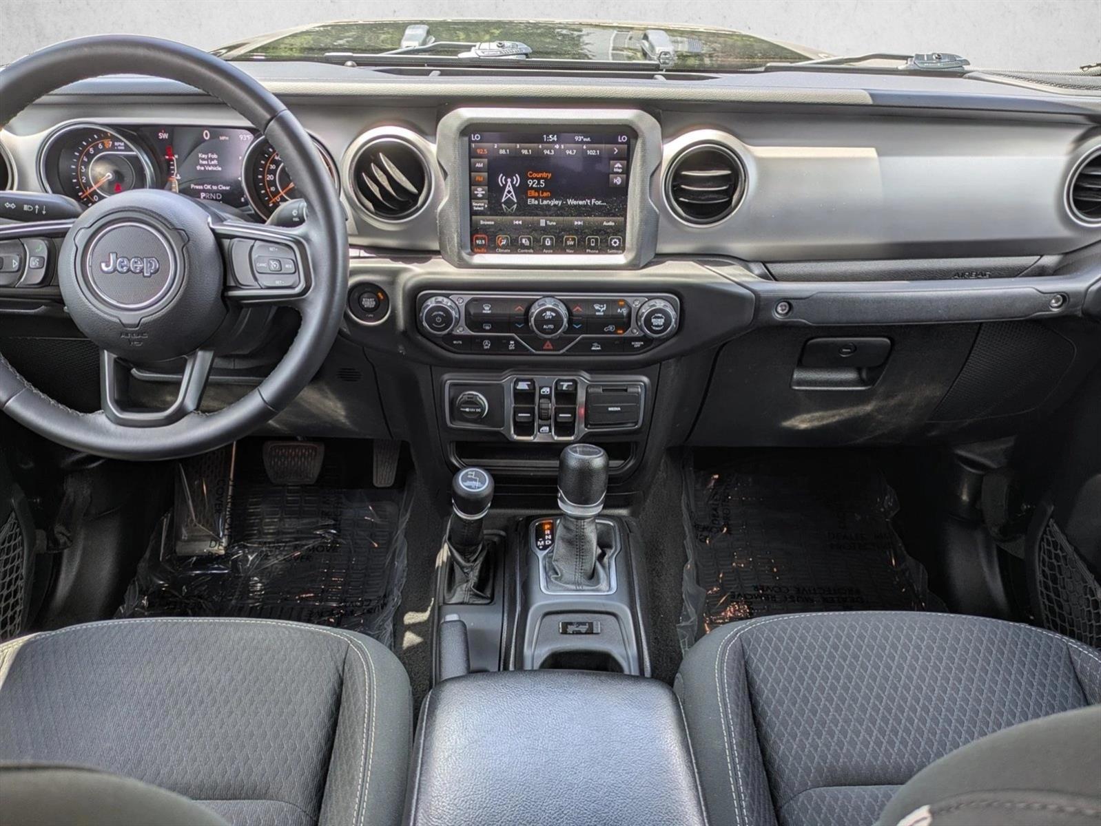 Thumbnail: 2021 Jeep Gladiator - 3