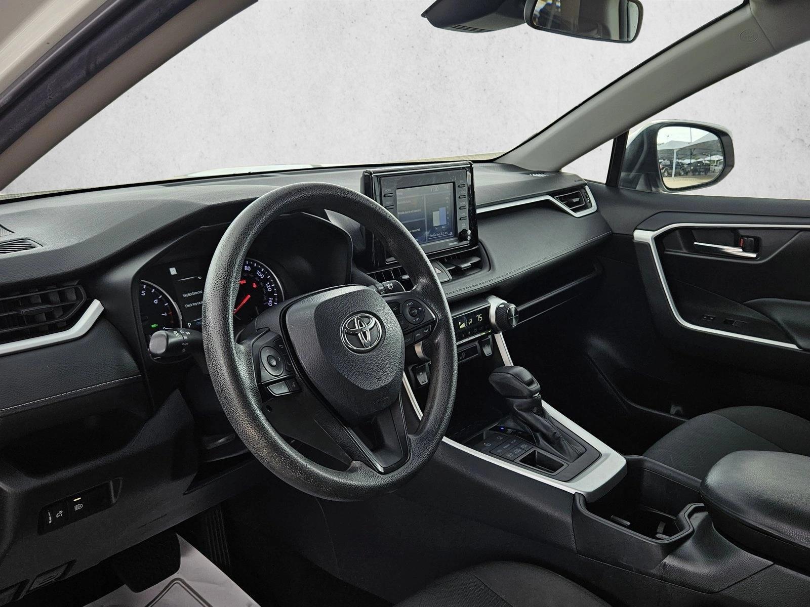 Thumbnail: 2022 Toyota RAV4 - 3