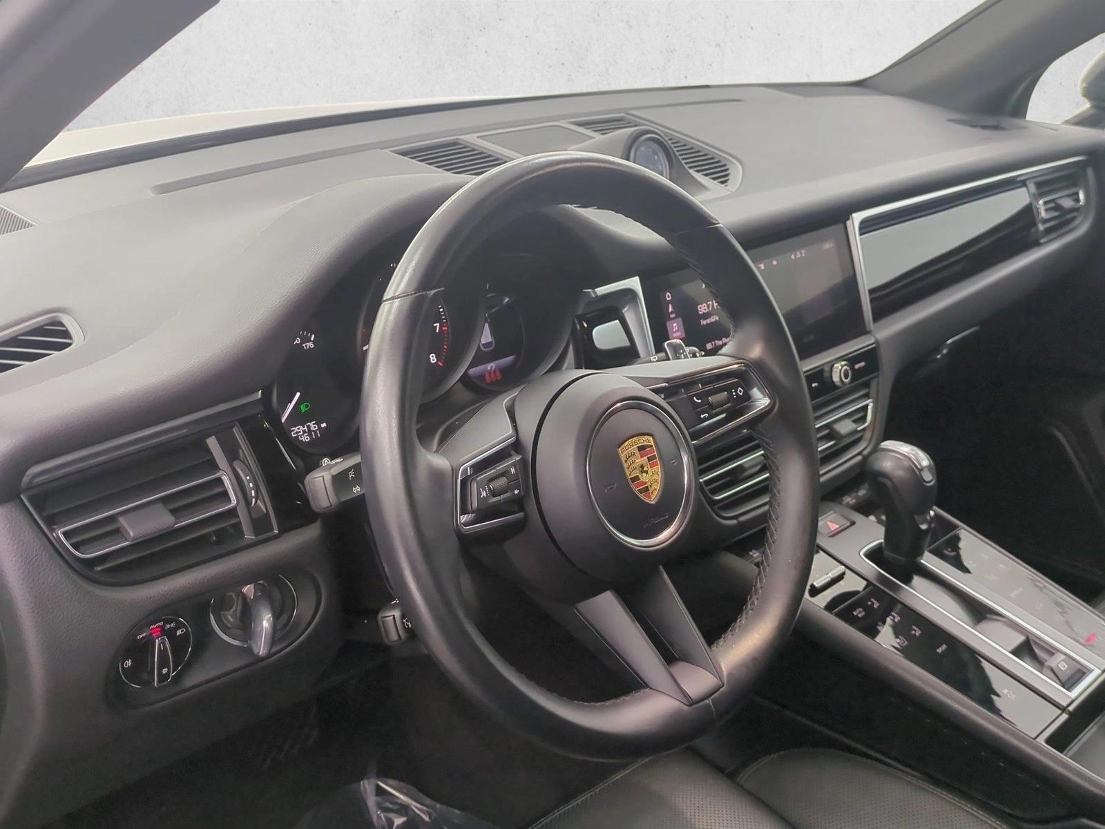 Thumbnail: 2023 Porsche Macan - 3