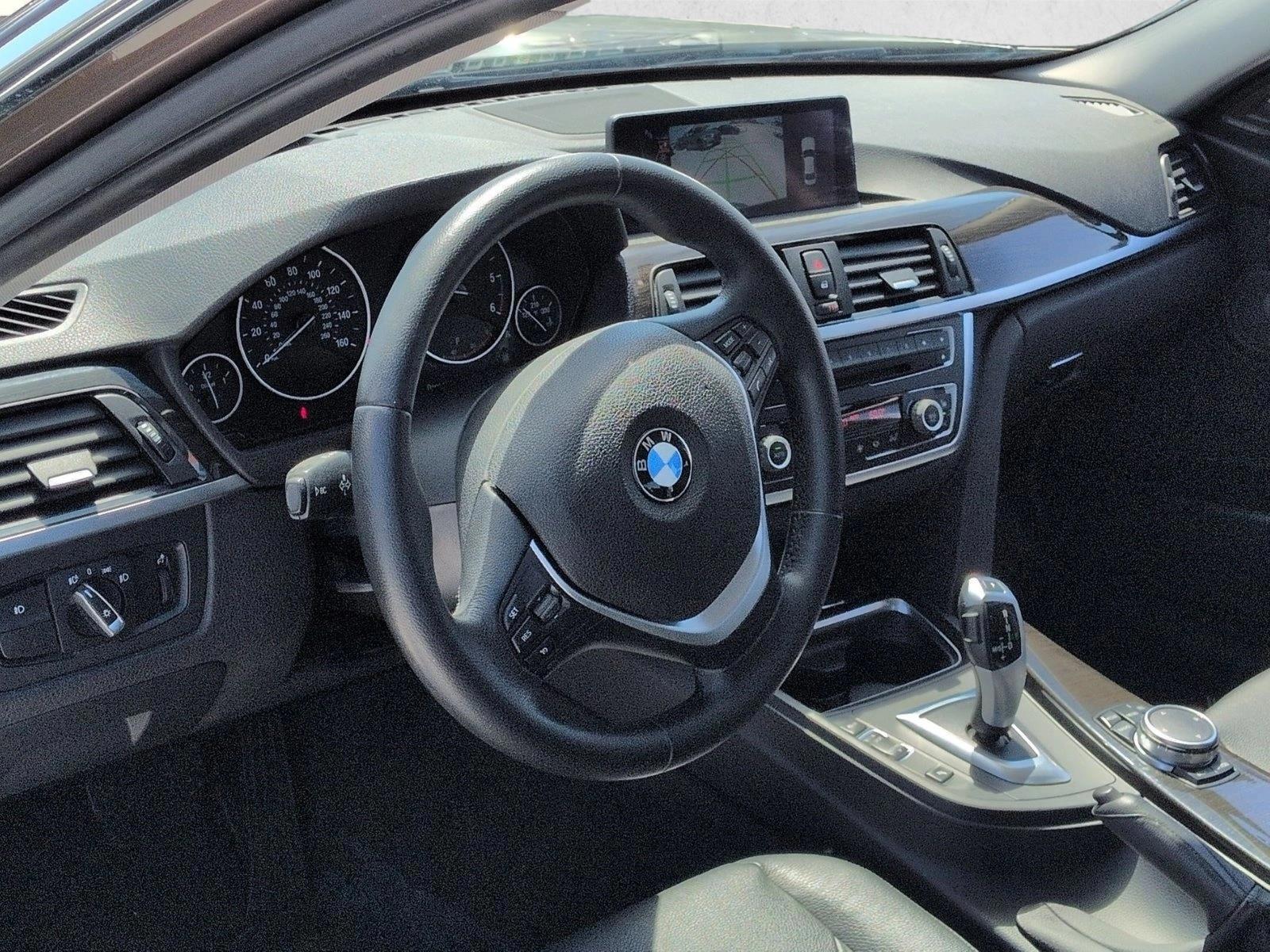 Thumbnail: 2015 BMW 3 Series - 3