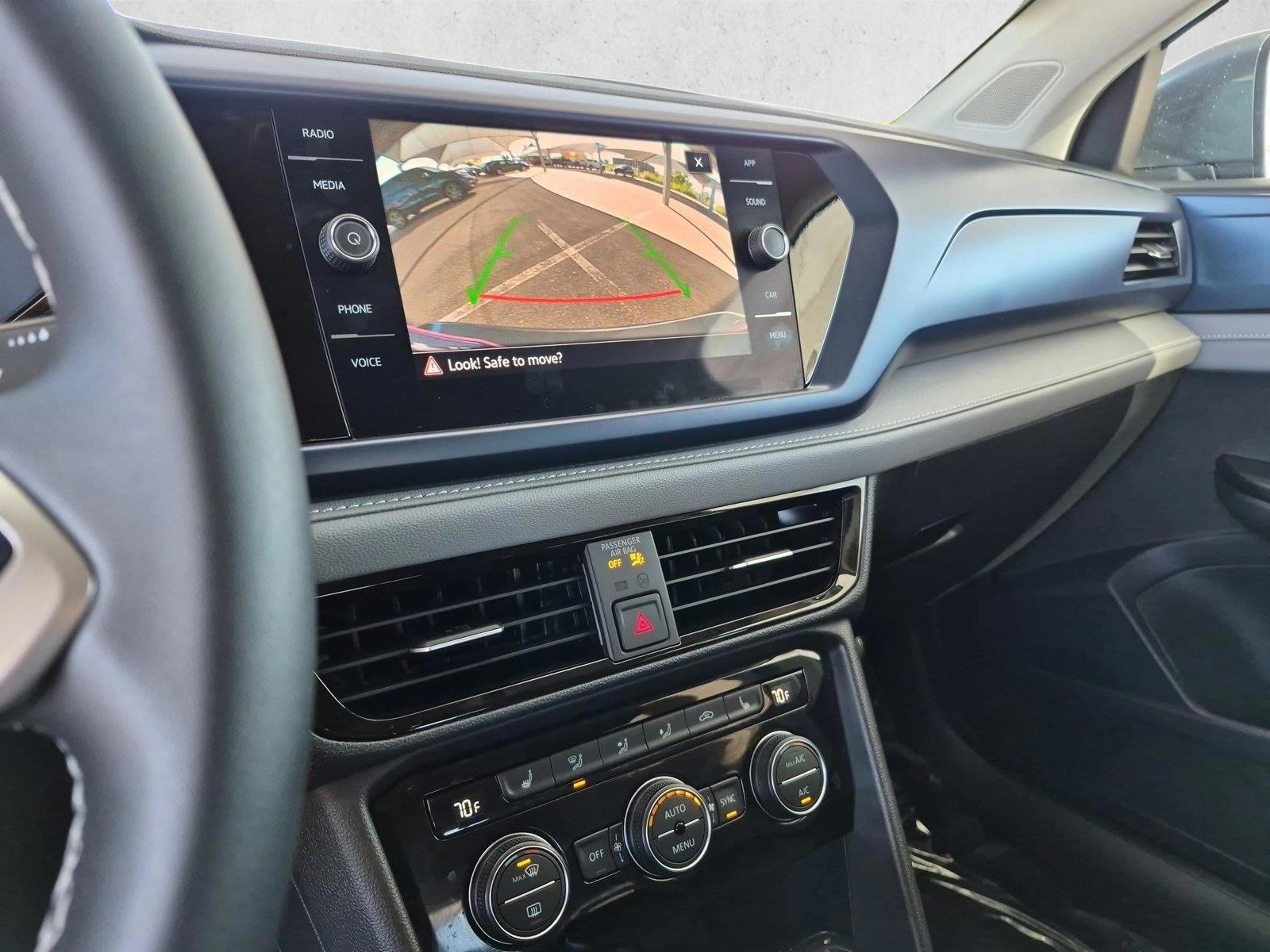 2024 Volkswagen Taos SE - Photo 14