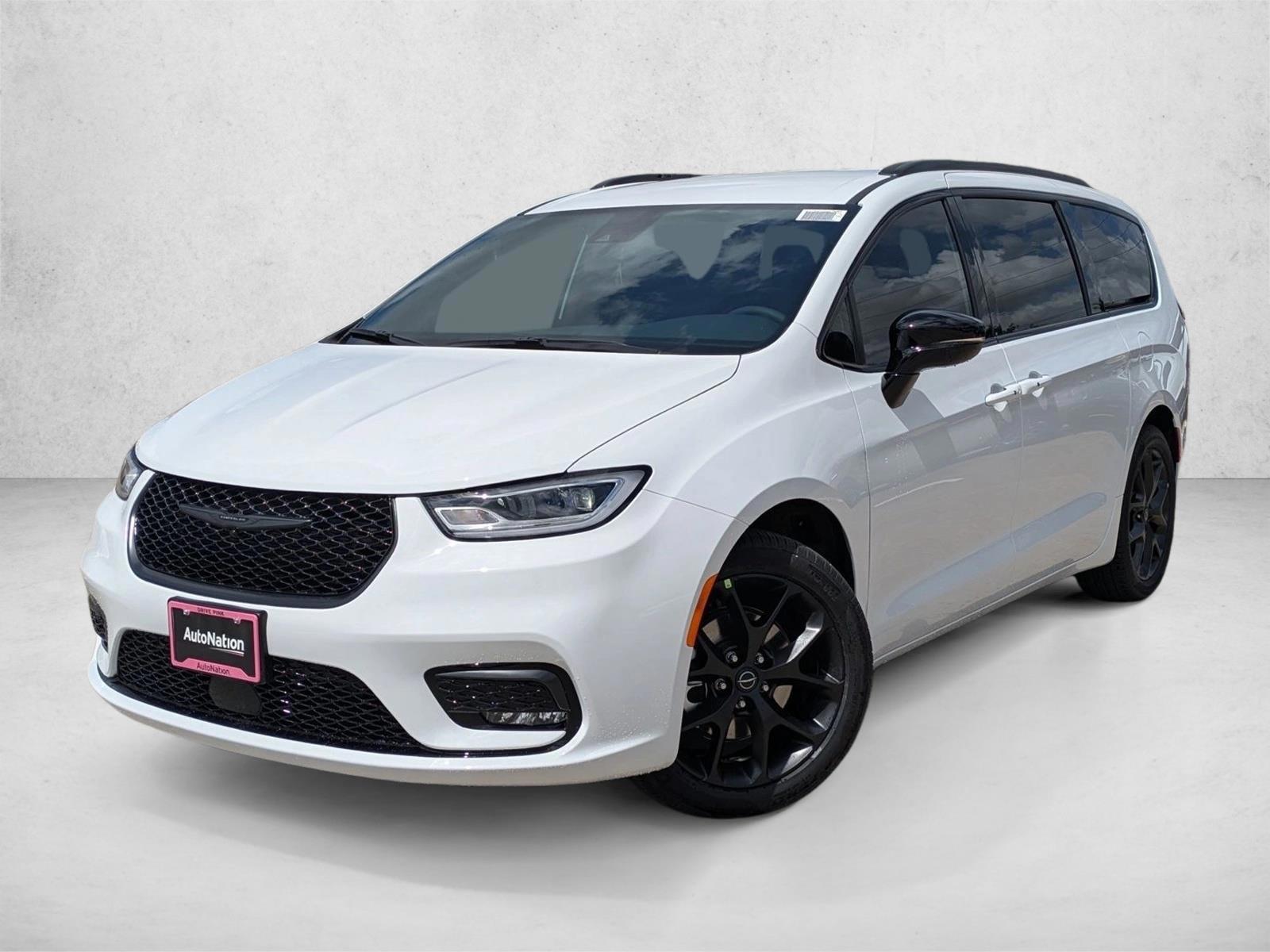 Thumbnail: 2026 Chrysler Pacifica - 1