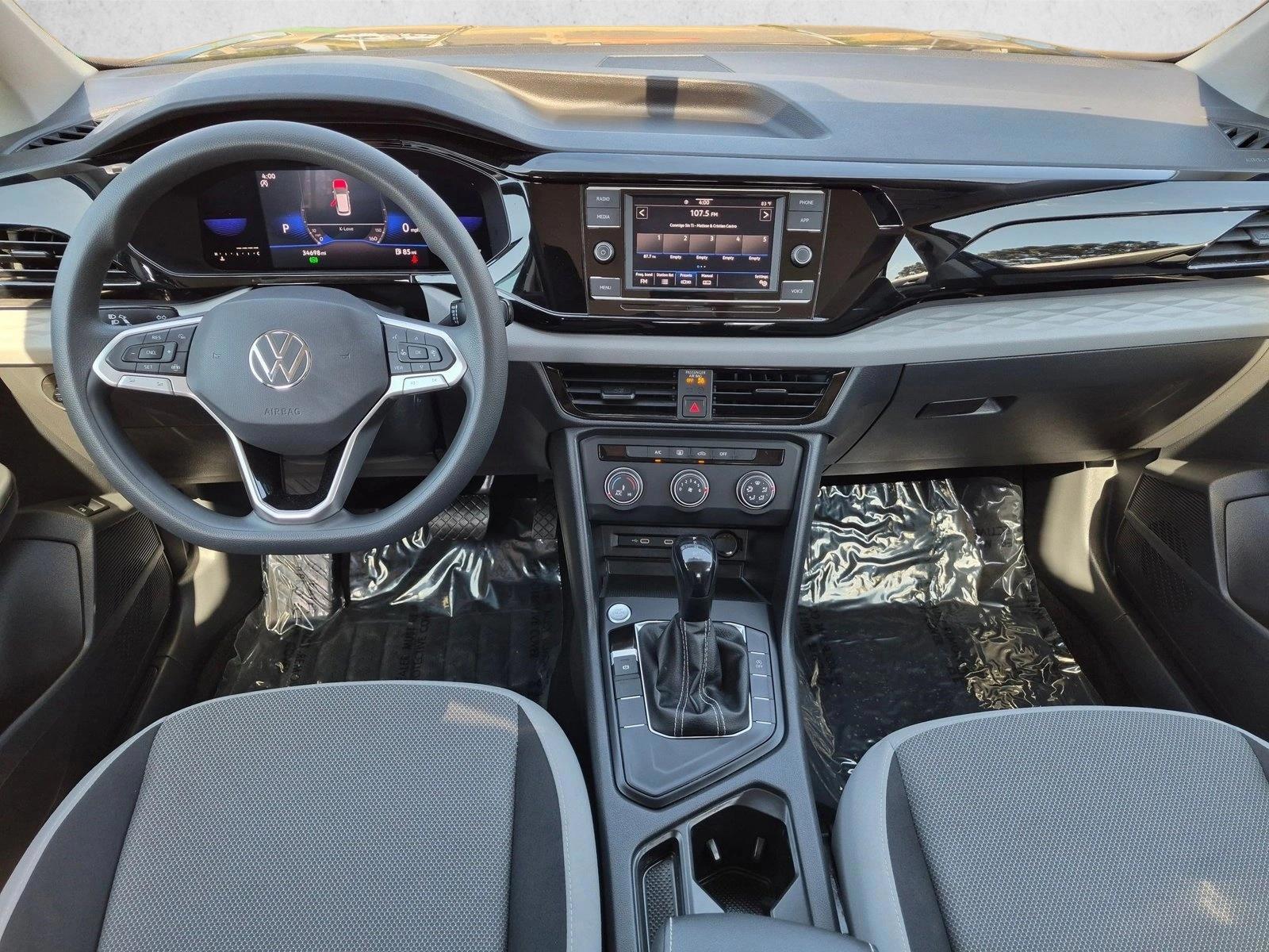Thumbnail: 2022 Volkswagen Taos - 3