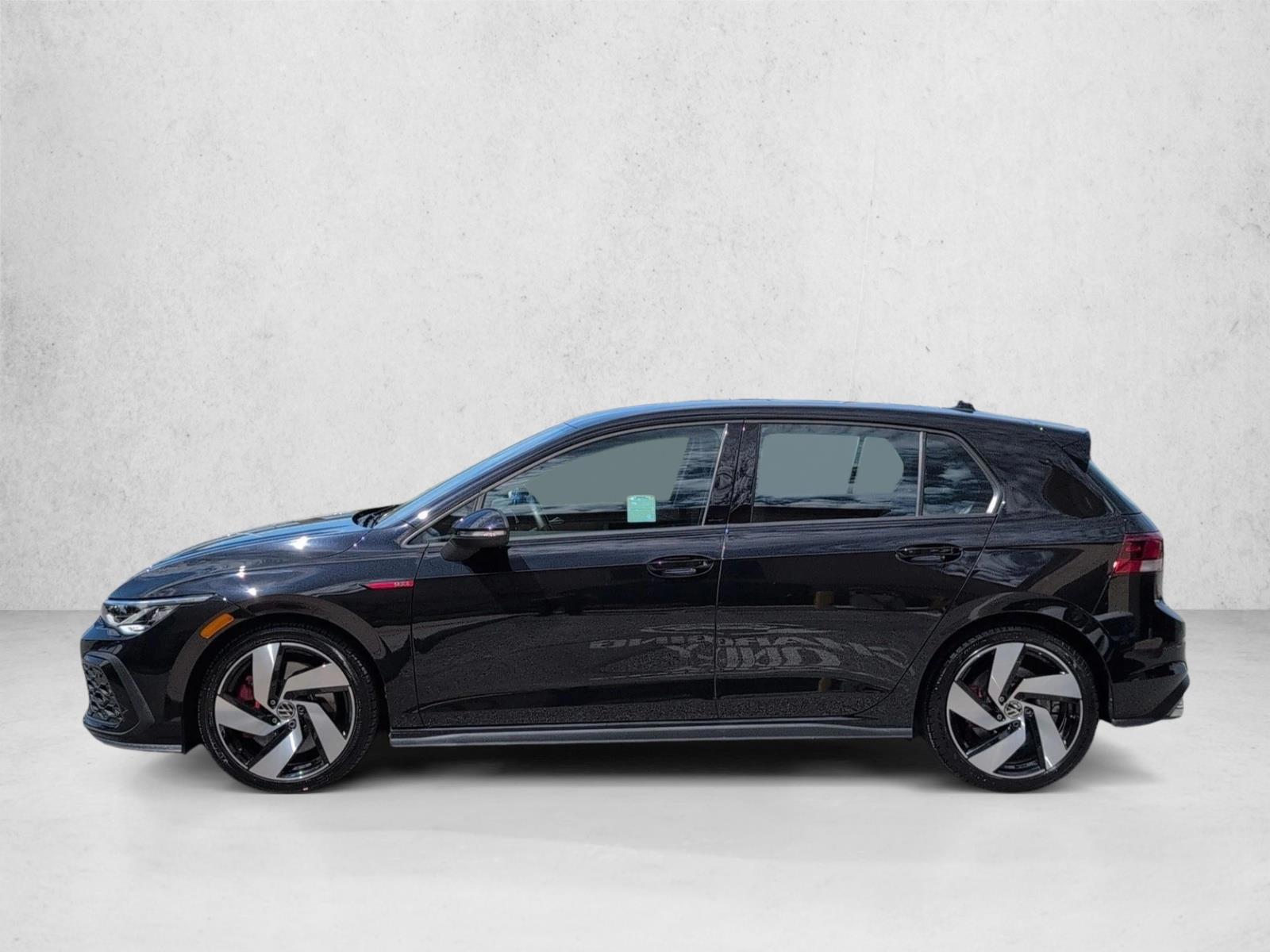 Thumbnail: 2022 Volkswagen Golf - 2