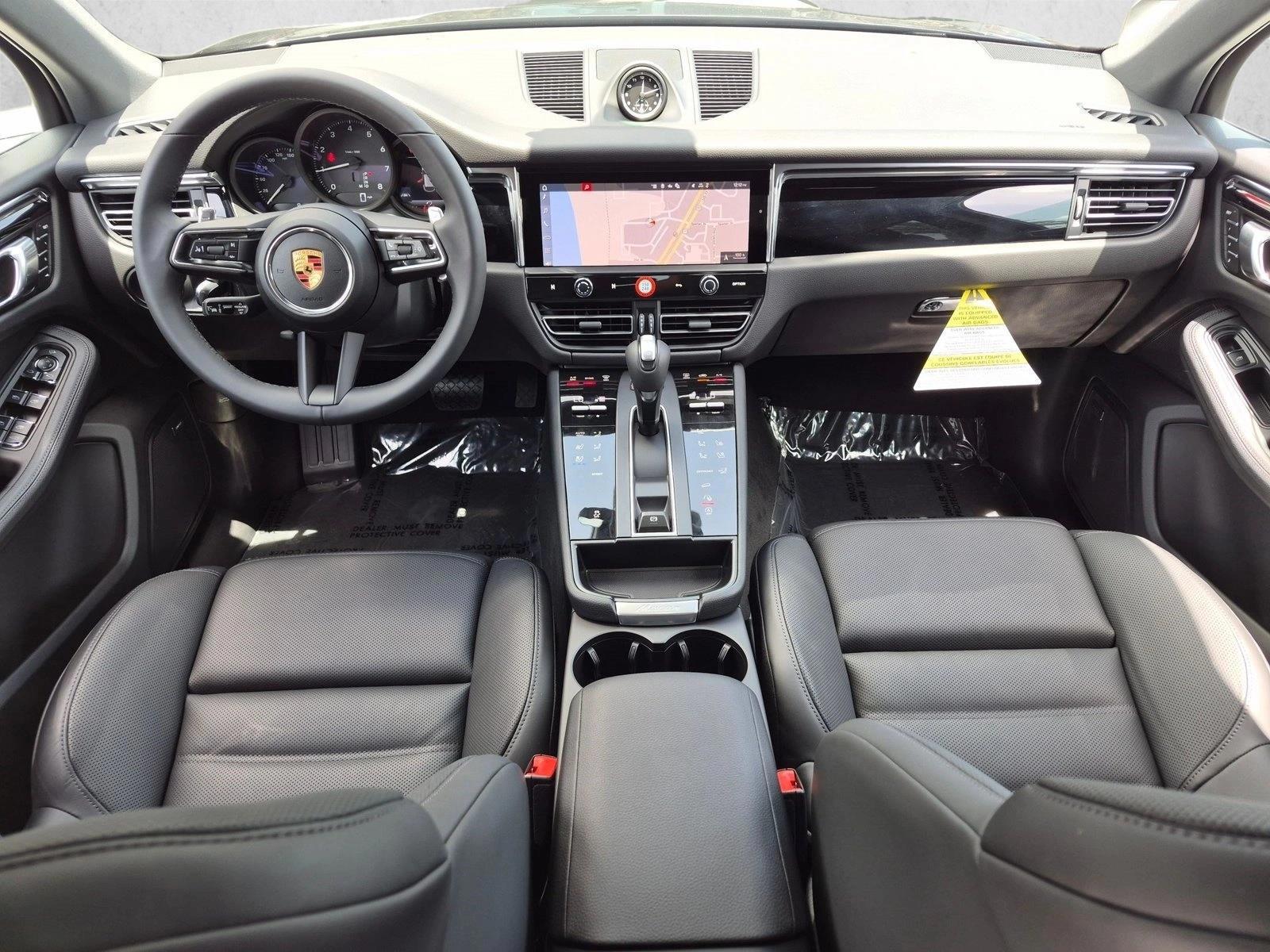 Thumbnail: 2026 Porsche Macan - 5