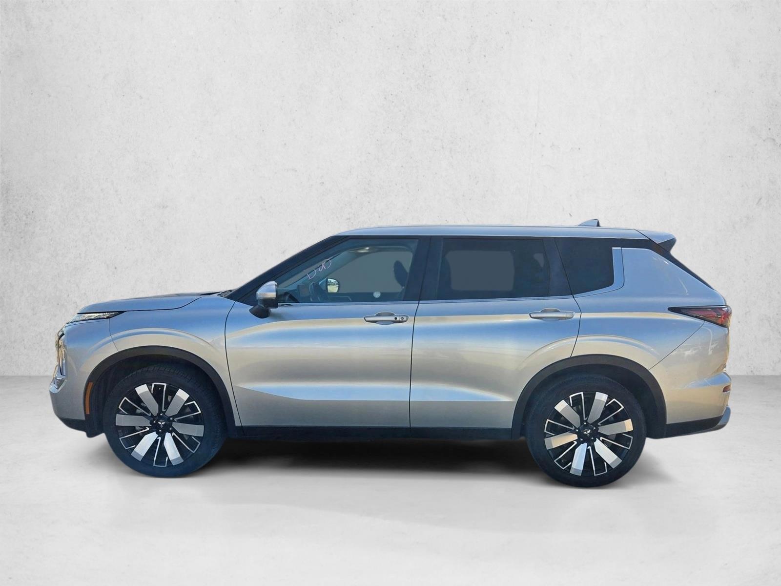 Thumbnail: 2025 Mitsubishi Outlander - 2