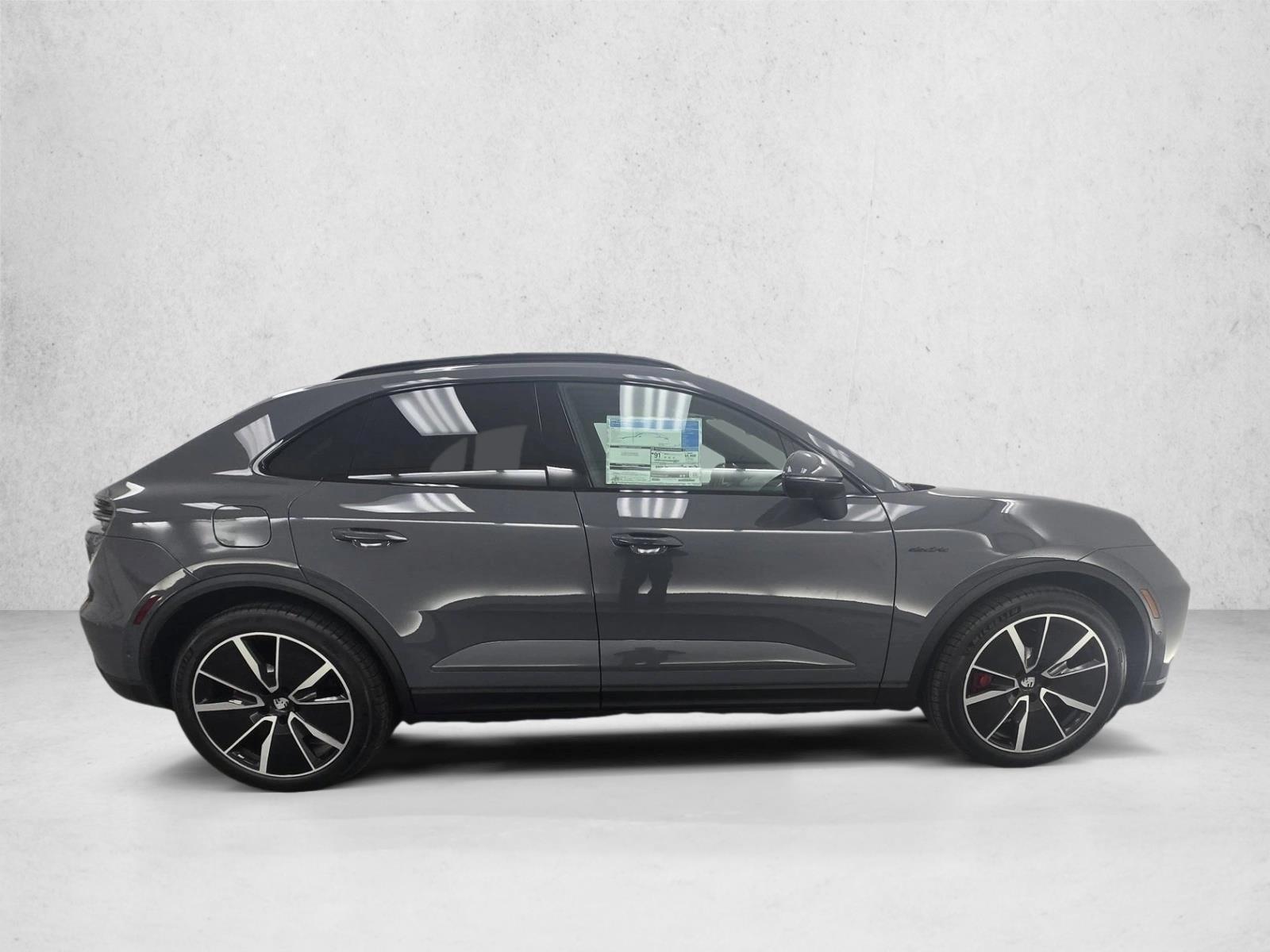 2025 Porsche Macan S - Photo 8