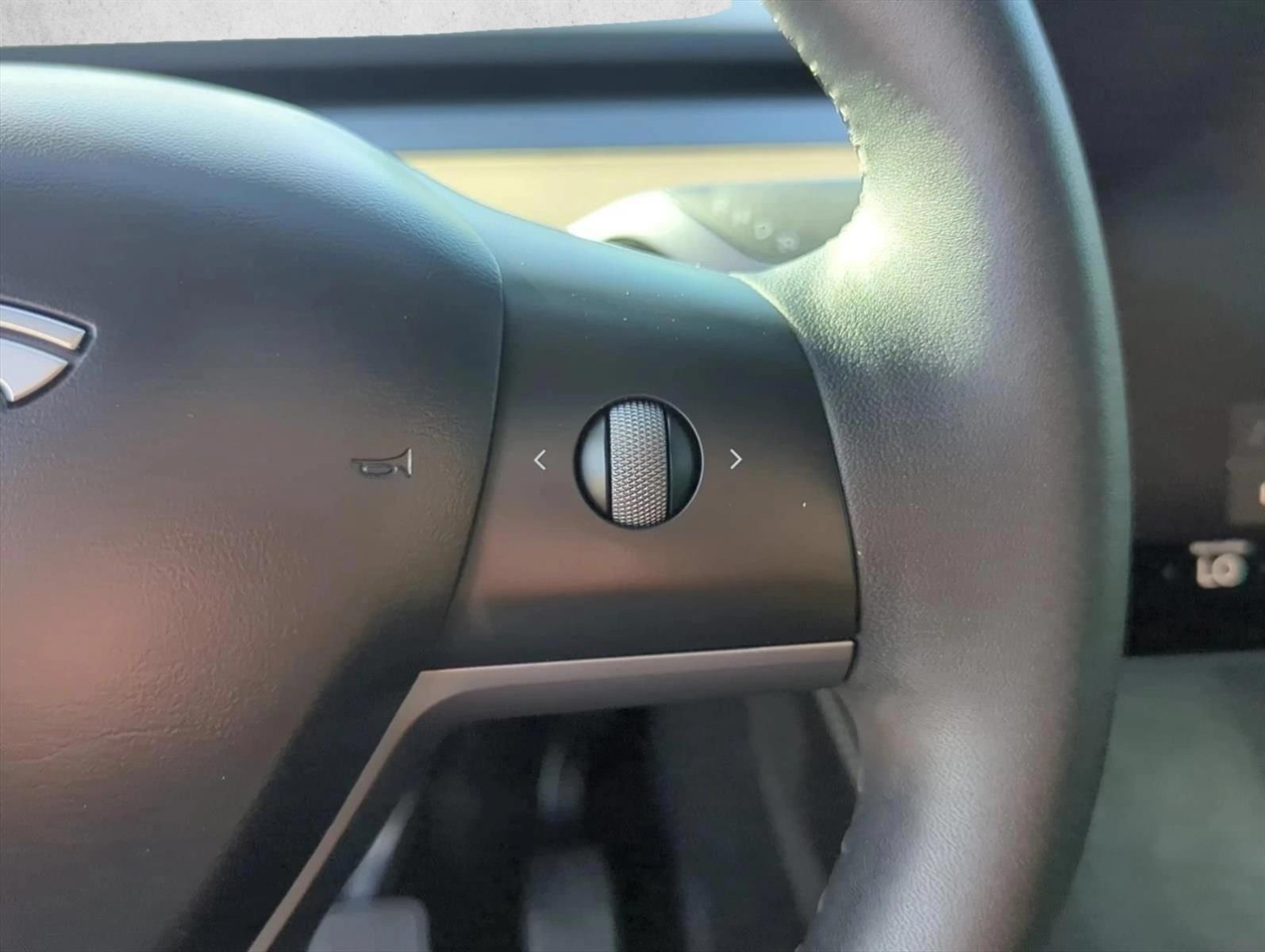 2023 Tesla Model Y Long Range - Photo 16
