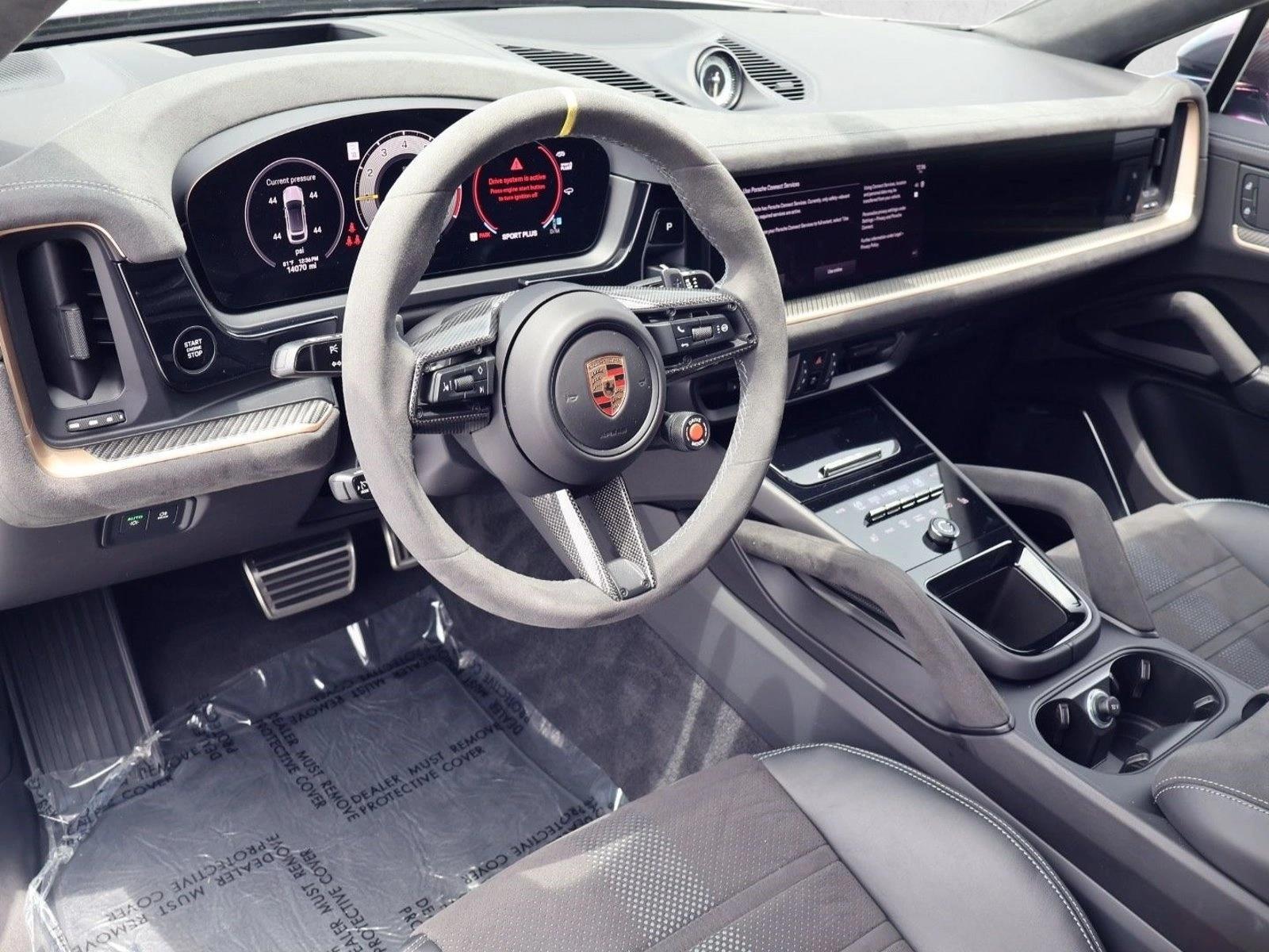 Thumbnail: 2024 Porsche Cayenne - 3
