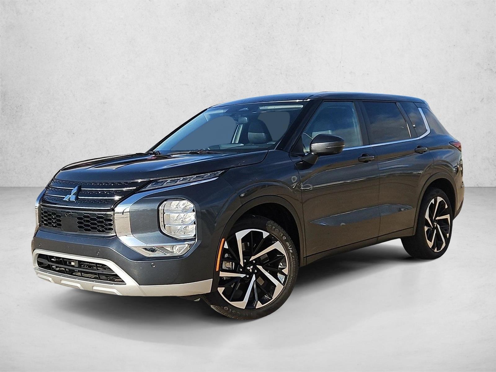 Thumbnail: 2024 Mitsubishi Outlander - 1