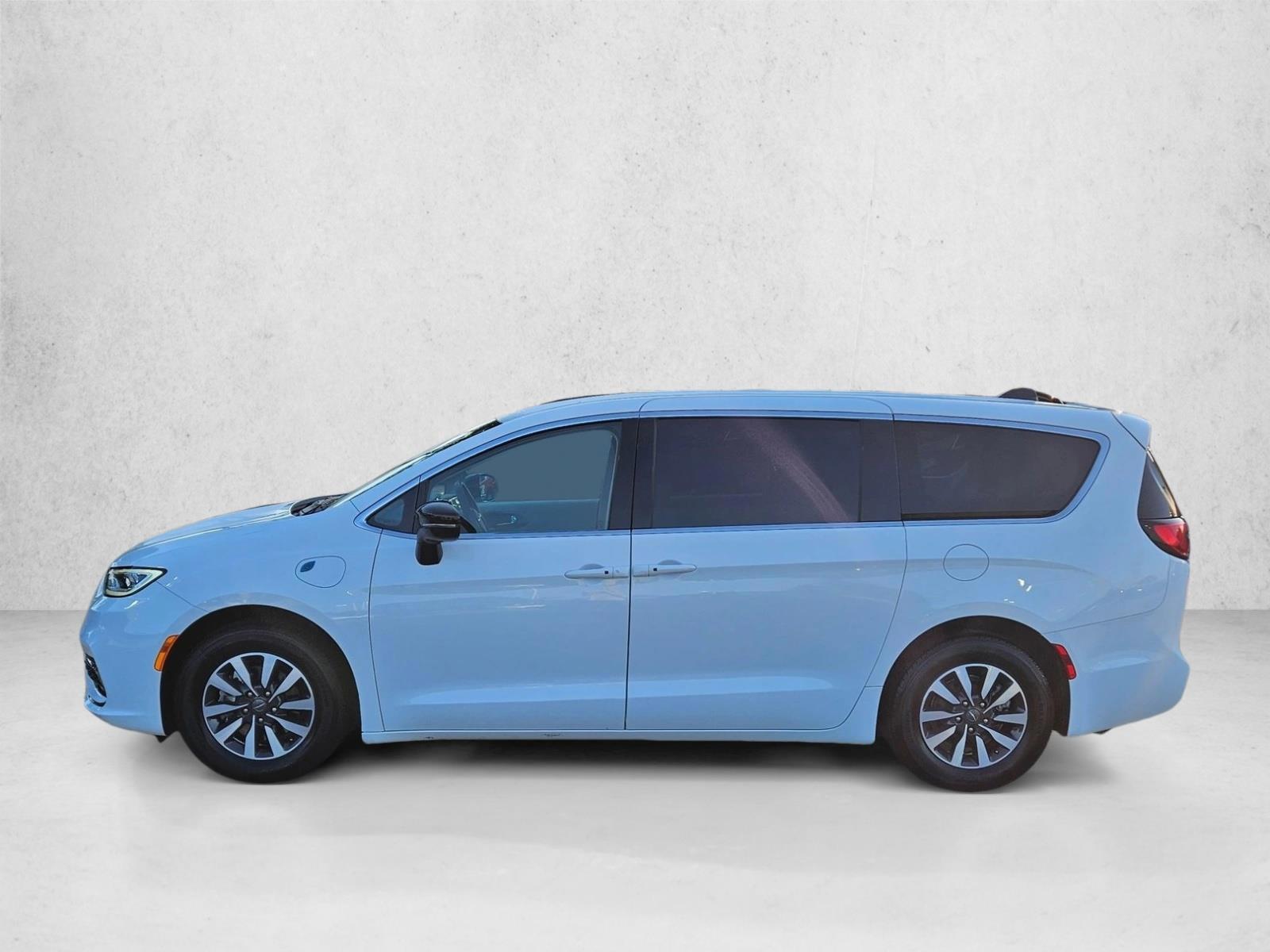 Thumbnail: 2023 Chrysler Pacifica - 2