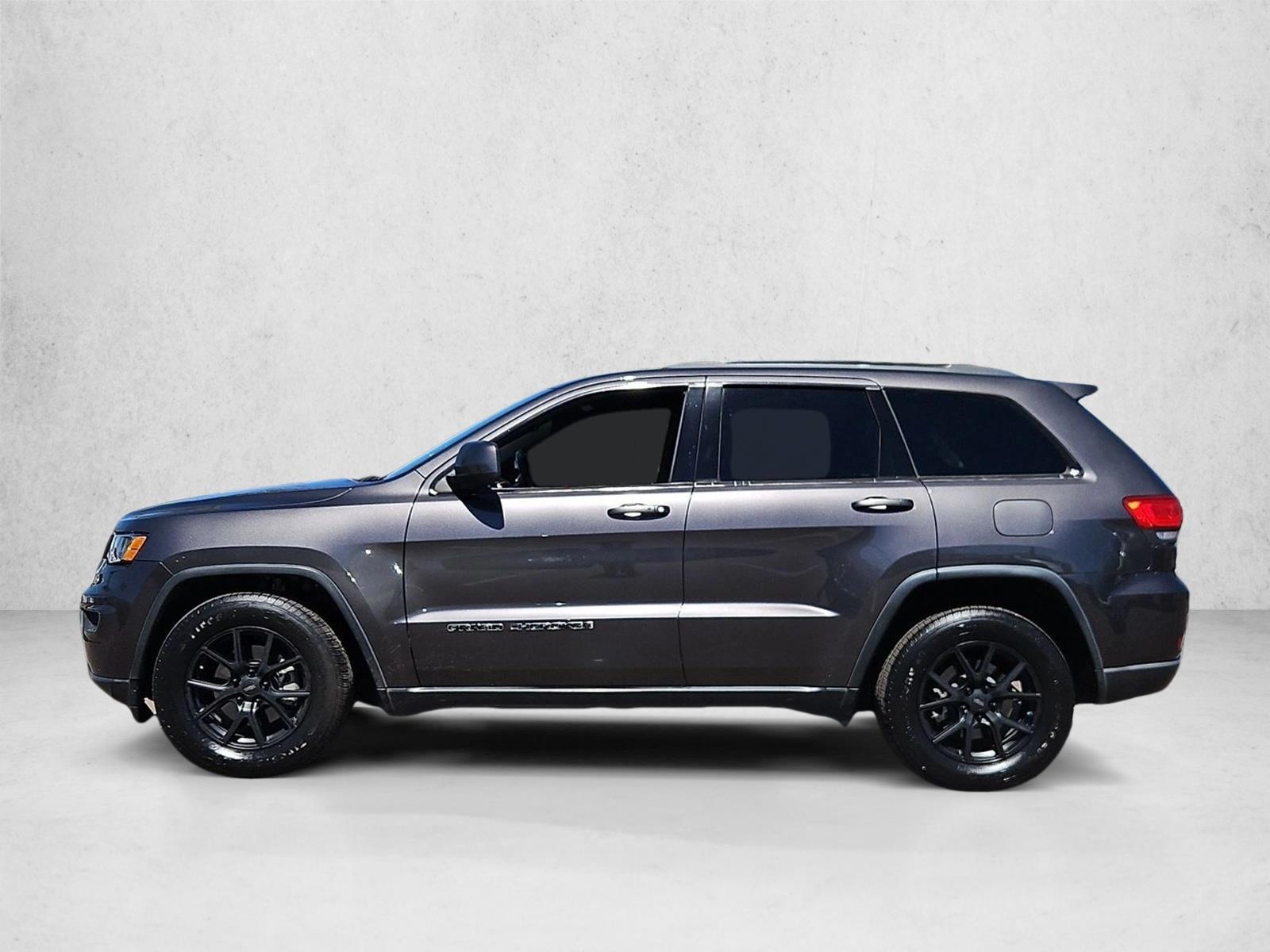 Thumbnail: 2017 Jeep Grand Cherokee - 2