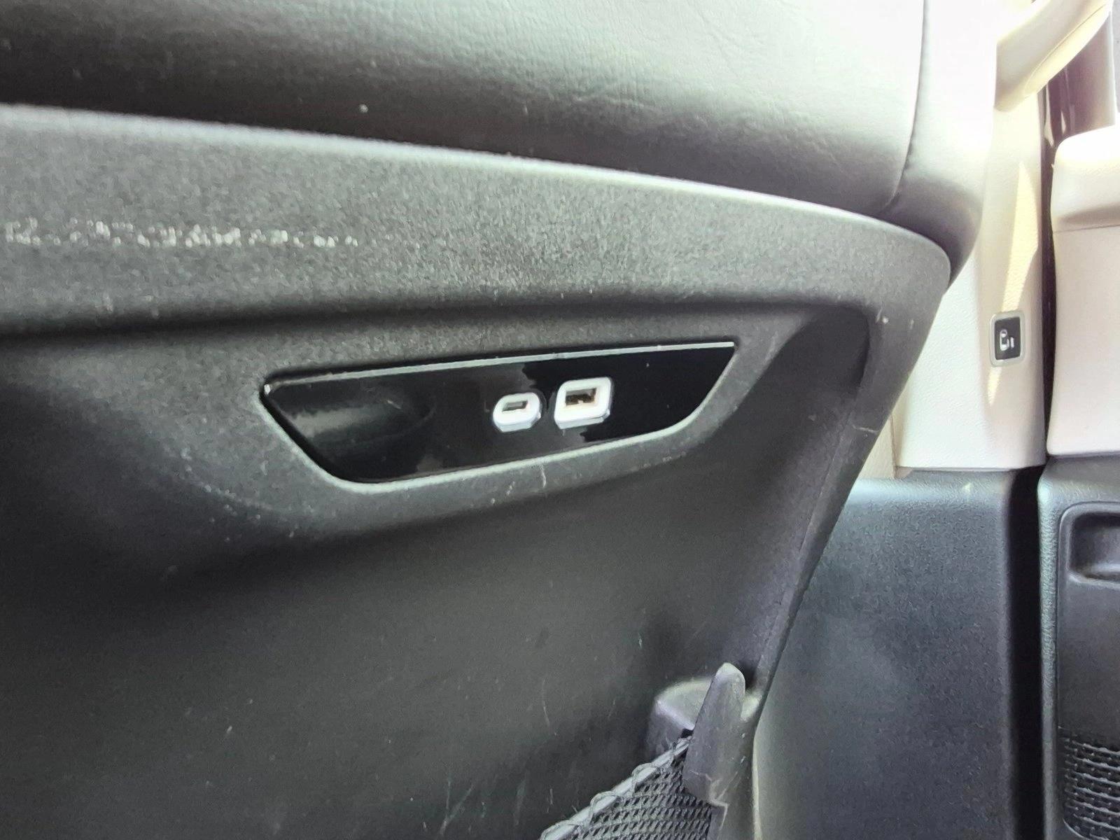 2024 Chrysler Pacifica Touring L - Photo 15