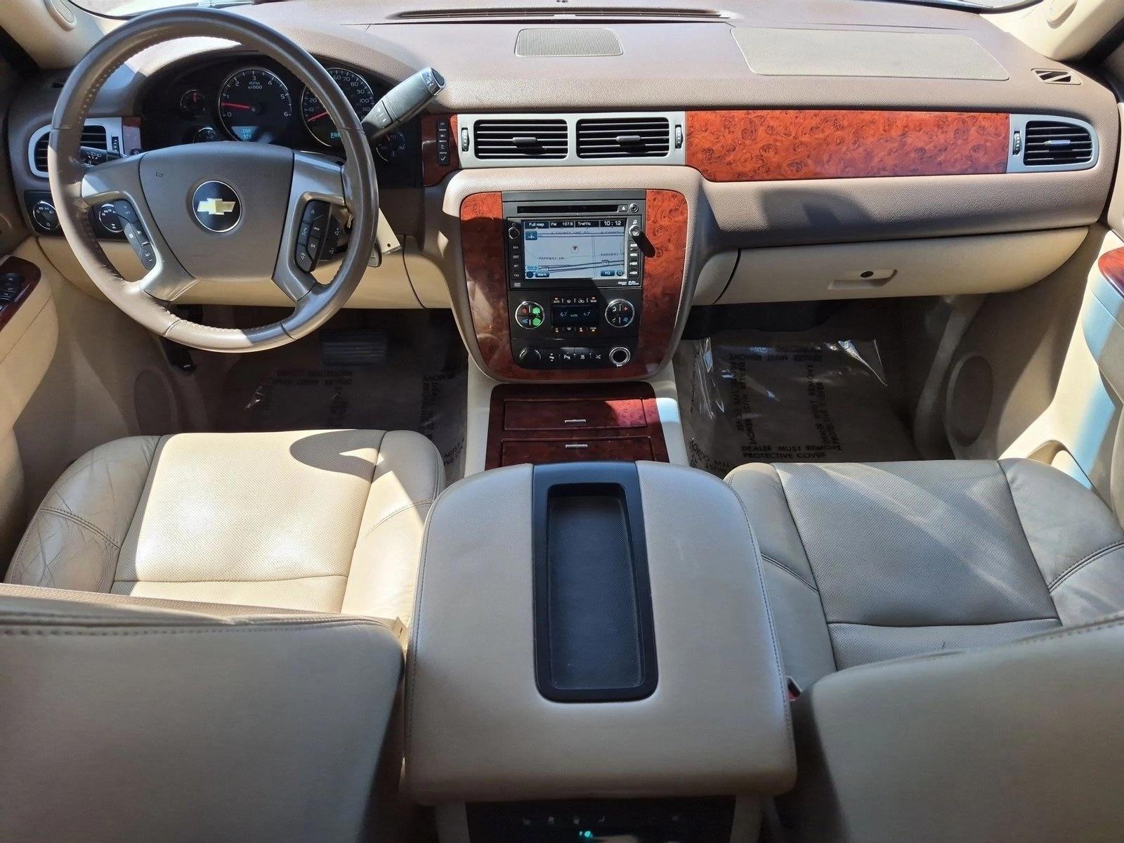 Thumbnail: 2011 Chevrolet Suburban - 4