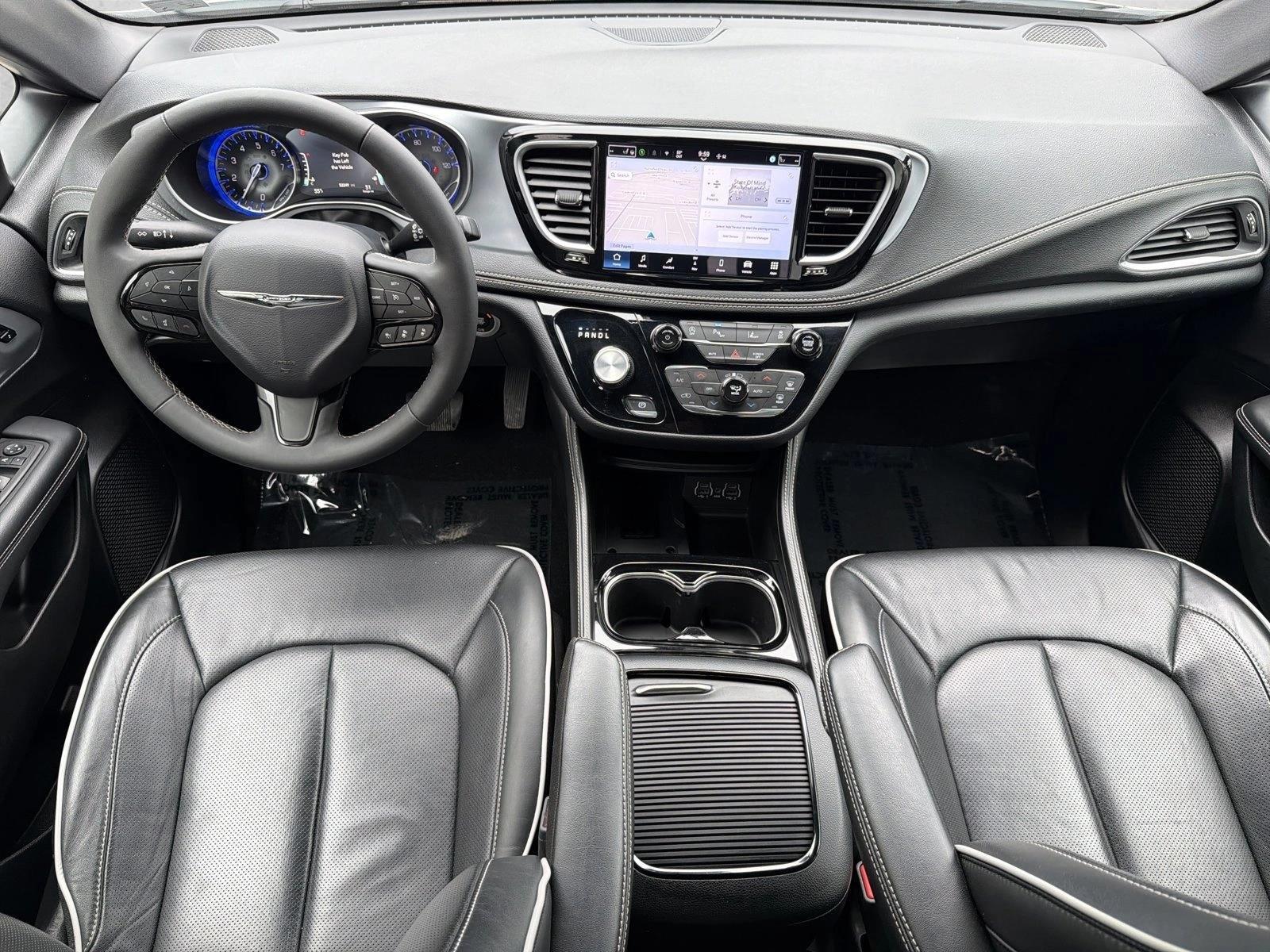 Thumbnail: 2025 Chrysler Pacifica - 3