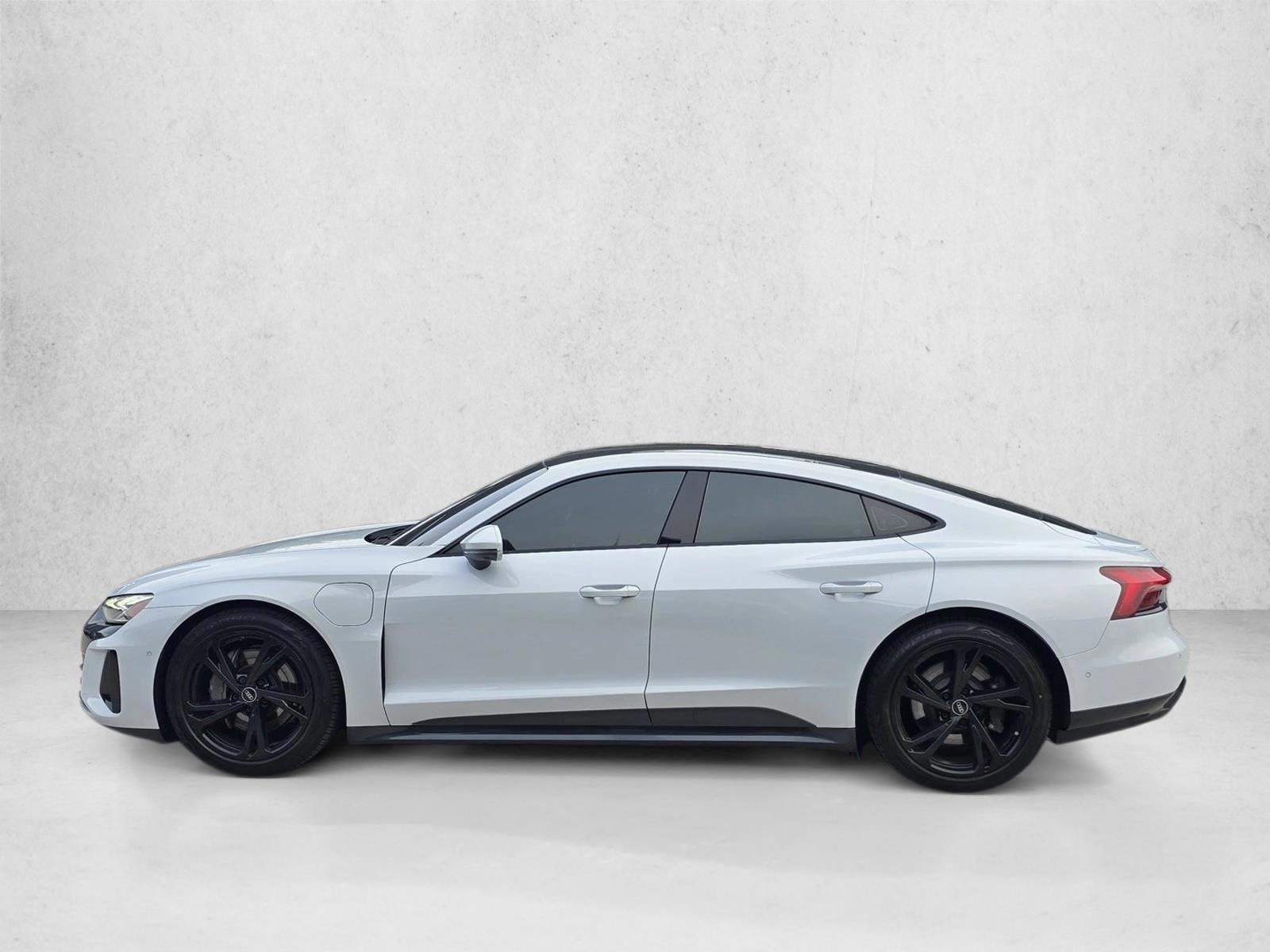 Thumbnail: 2024 Audi e-tron GT - 2