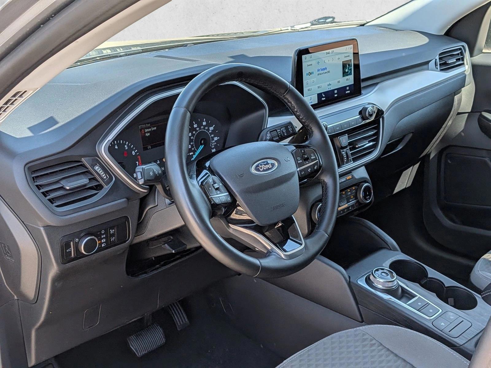 Thumbnail: 2022 Ford Escape - 3
