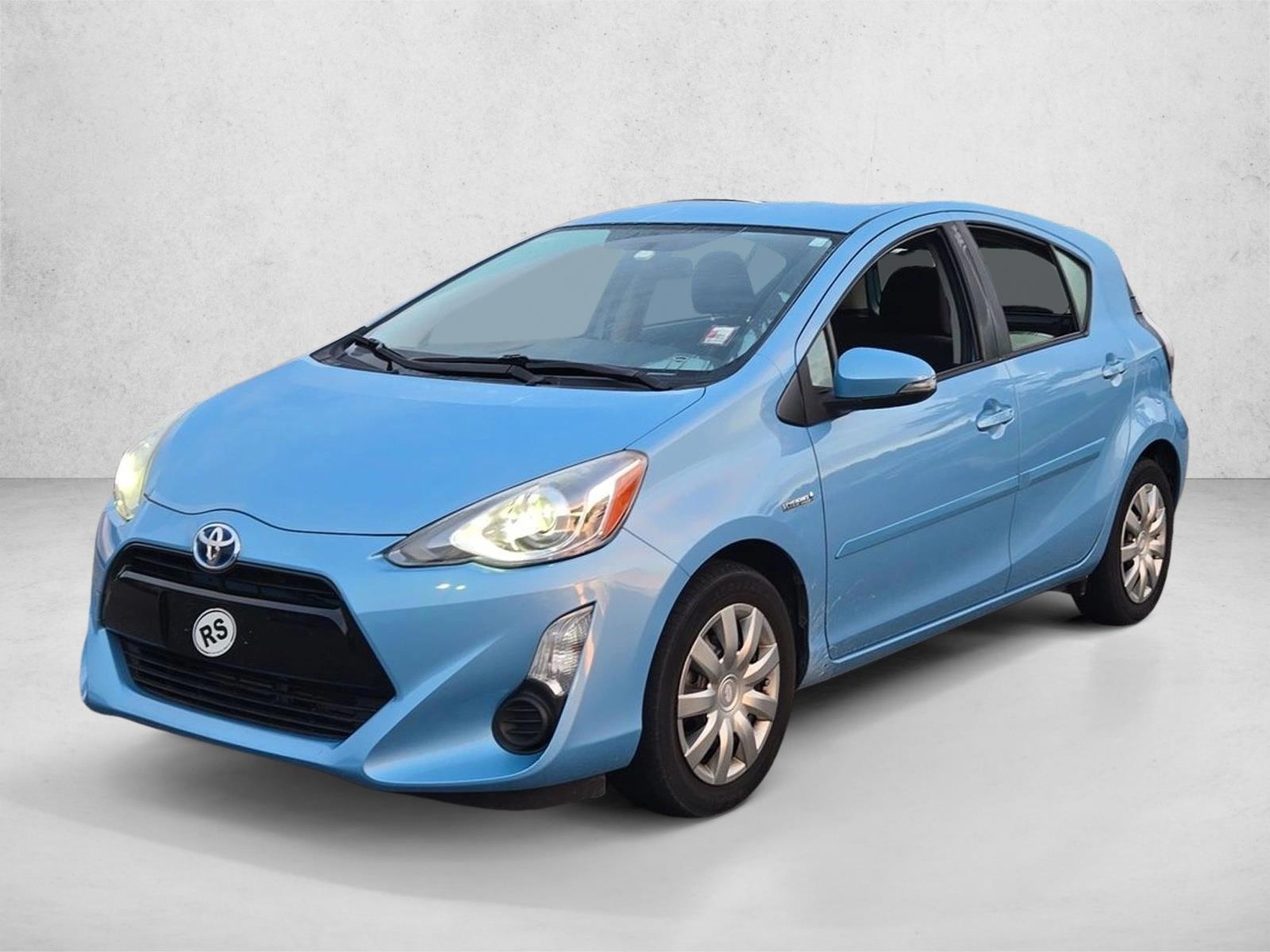 Thumbnail: 2015 Toyota Prius c - 1