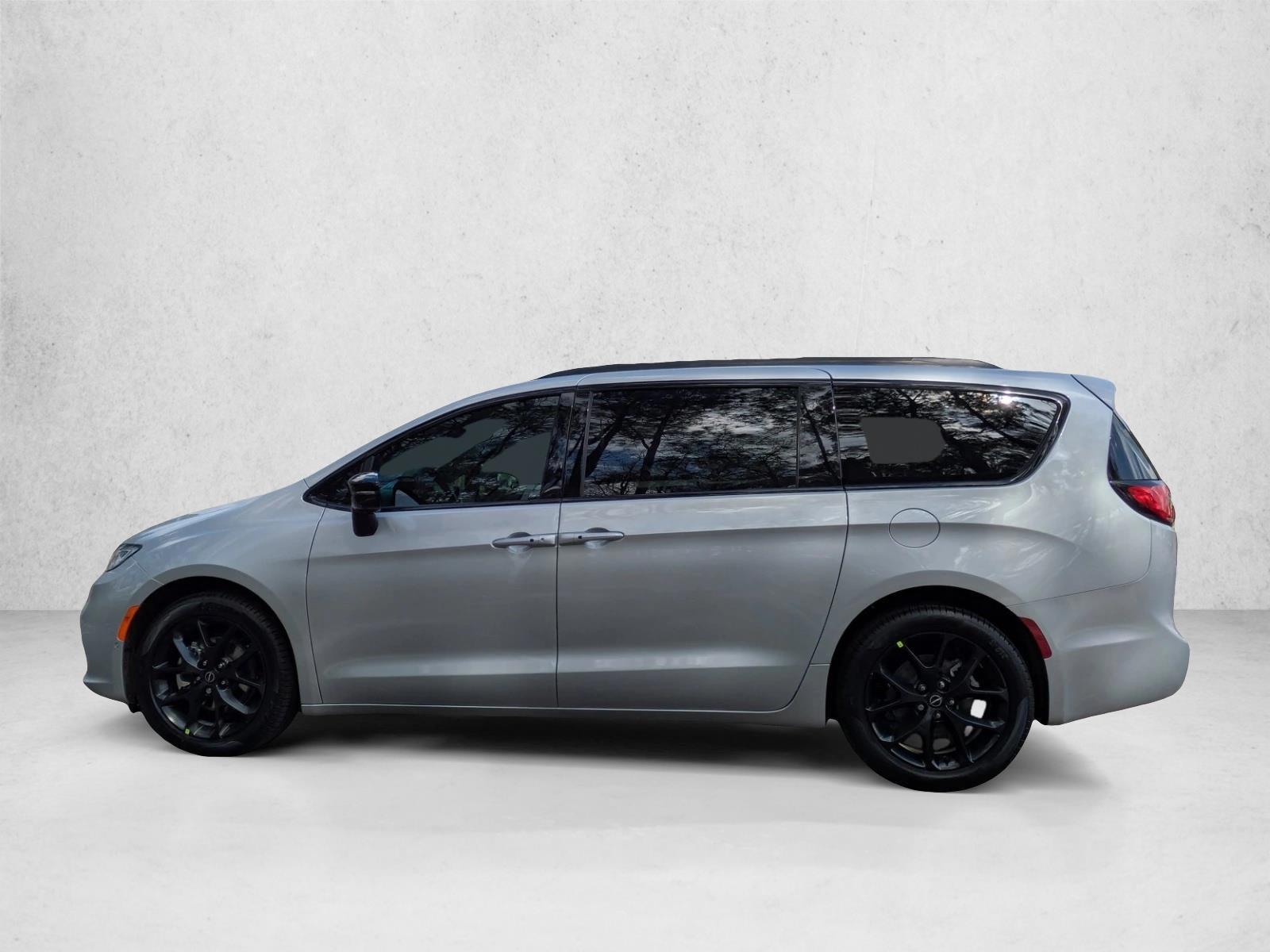 Thumbnail: 2026 Chrysler Pacifica - 2