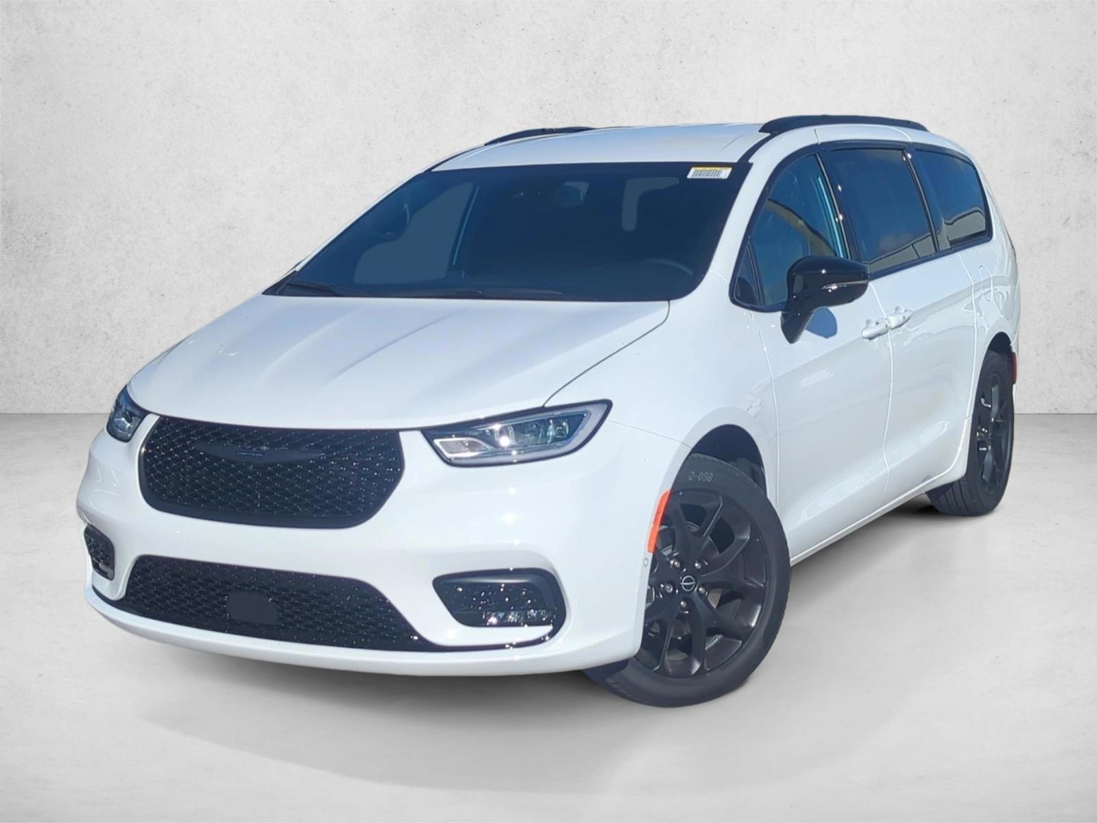 Thumbnail: 2026 Chrysler Pacifica - 1