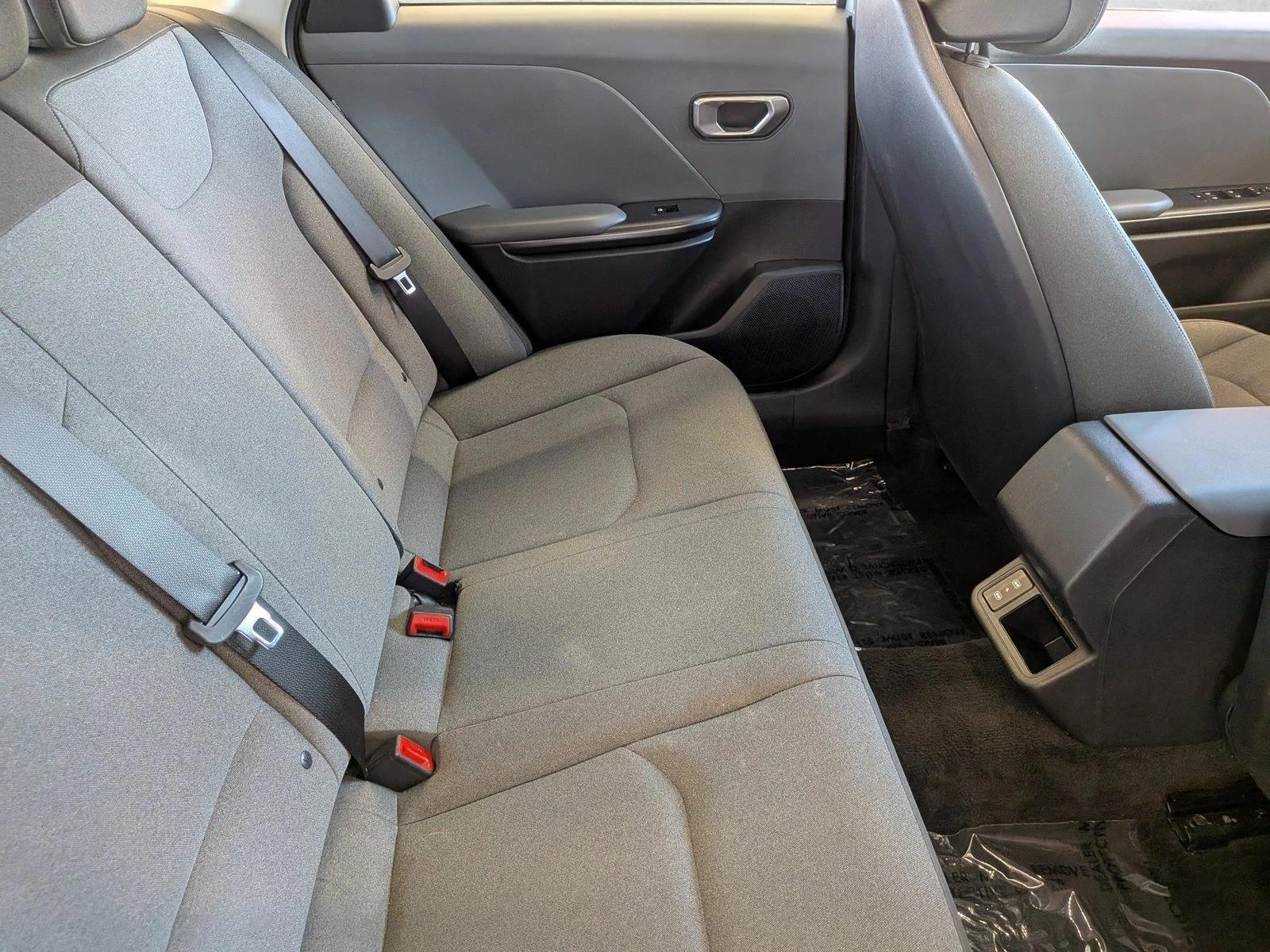 2025 Kia K4 LXS - Photo 25