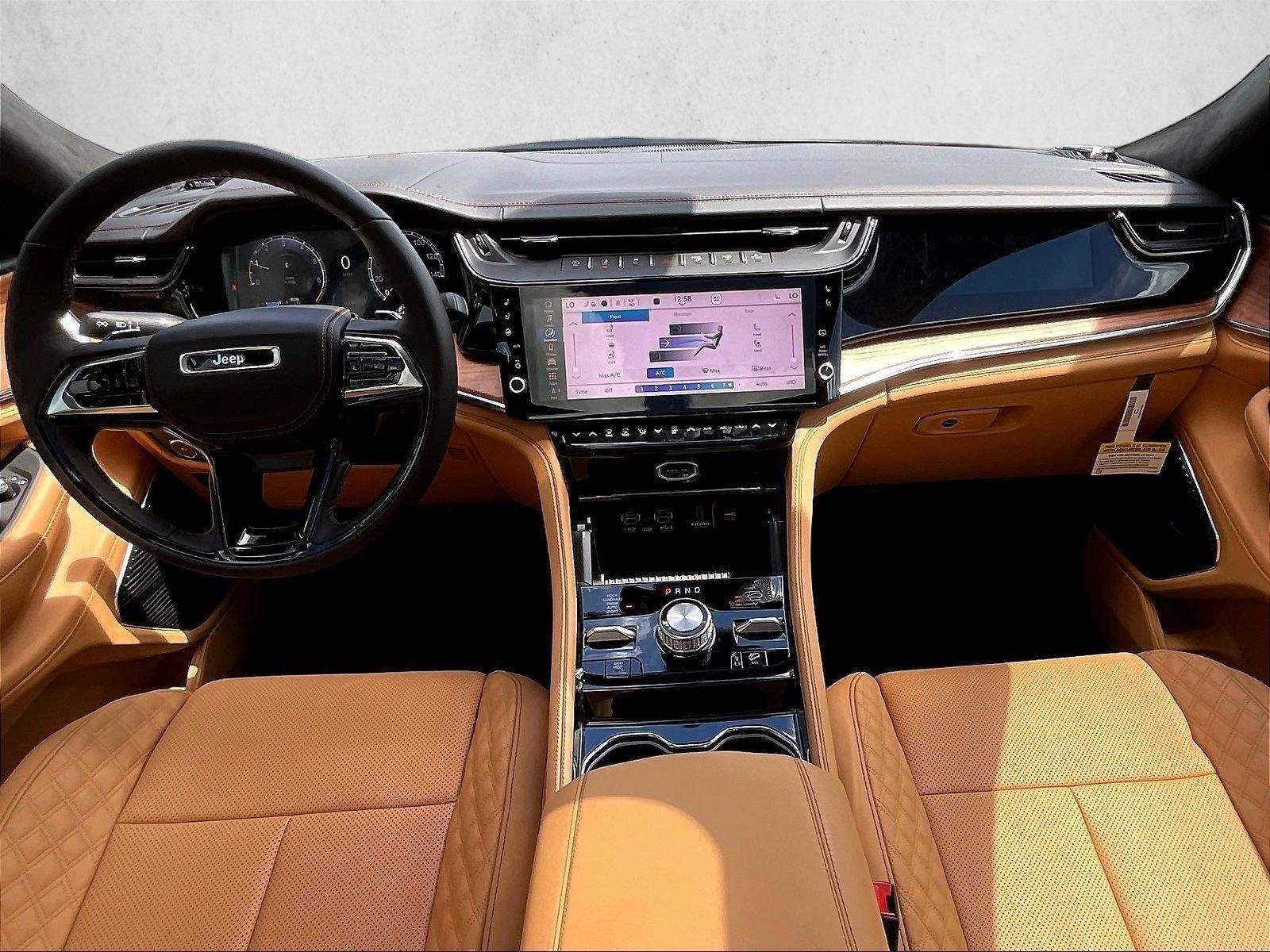Thumbnail: 2027 Jeep Grand Cherokee - 3