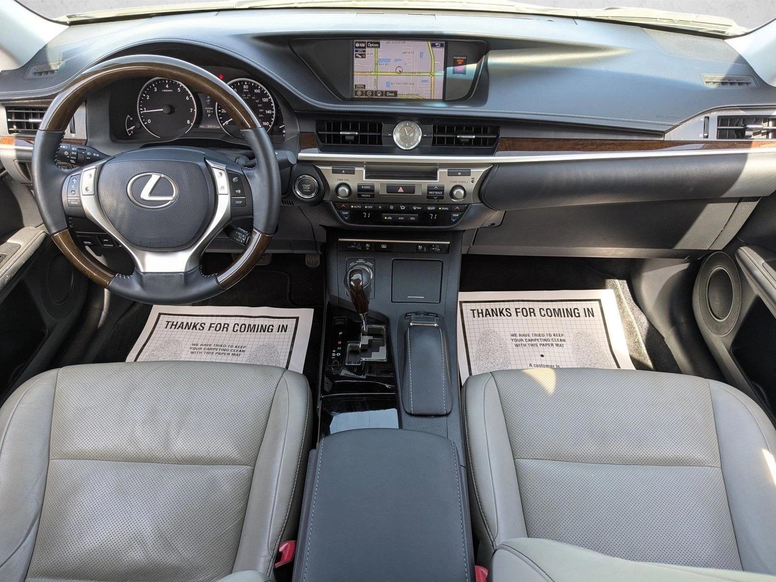 Thumbnail: 2015 Lexus ES - 4