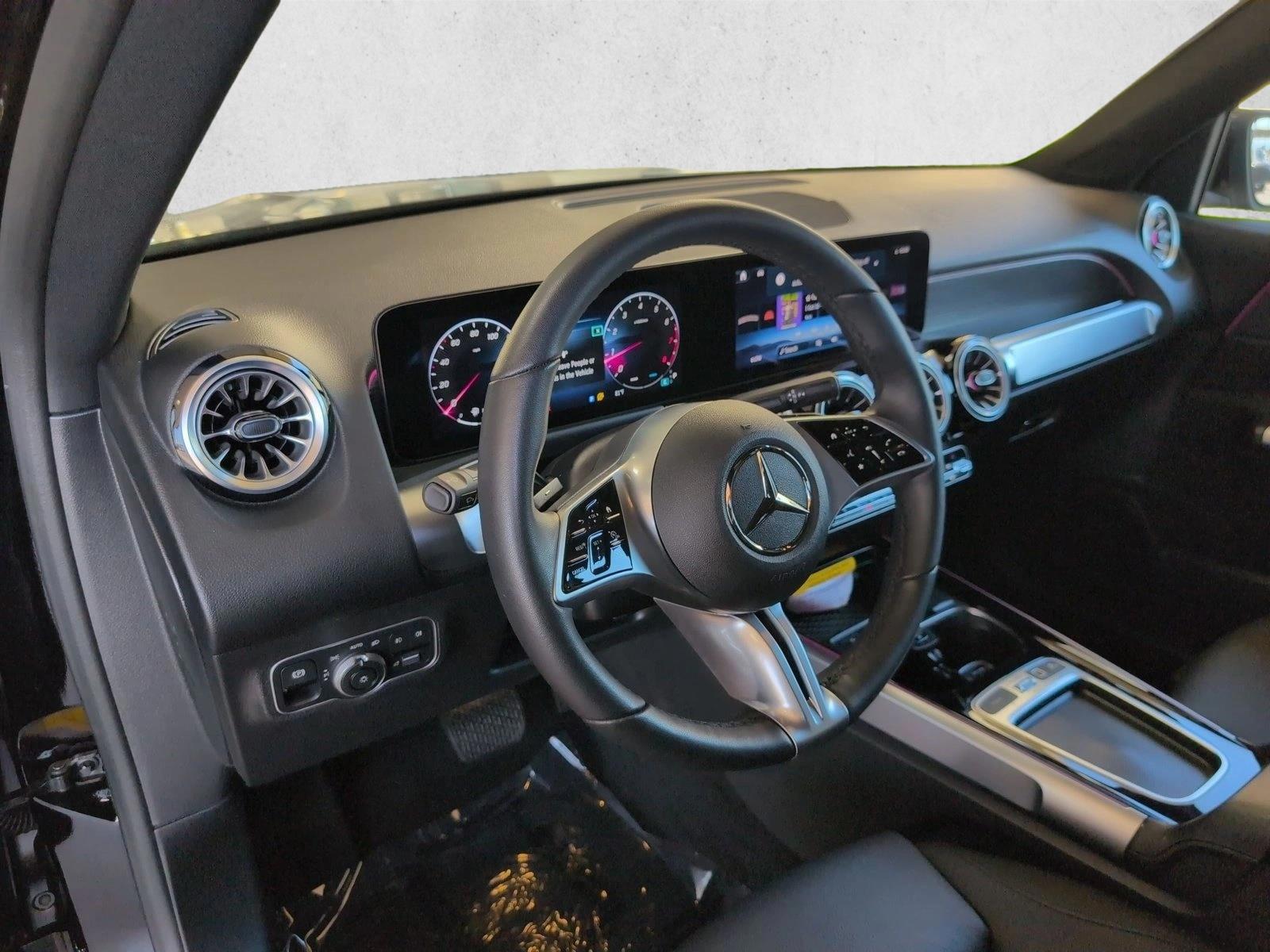 Thumbnail: 2026 Mercedes-Benz GLB - 3