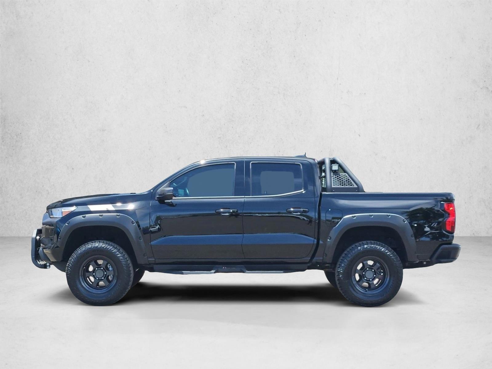 Thumbnail: 2023 Chevrolet Colorado - 3