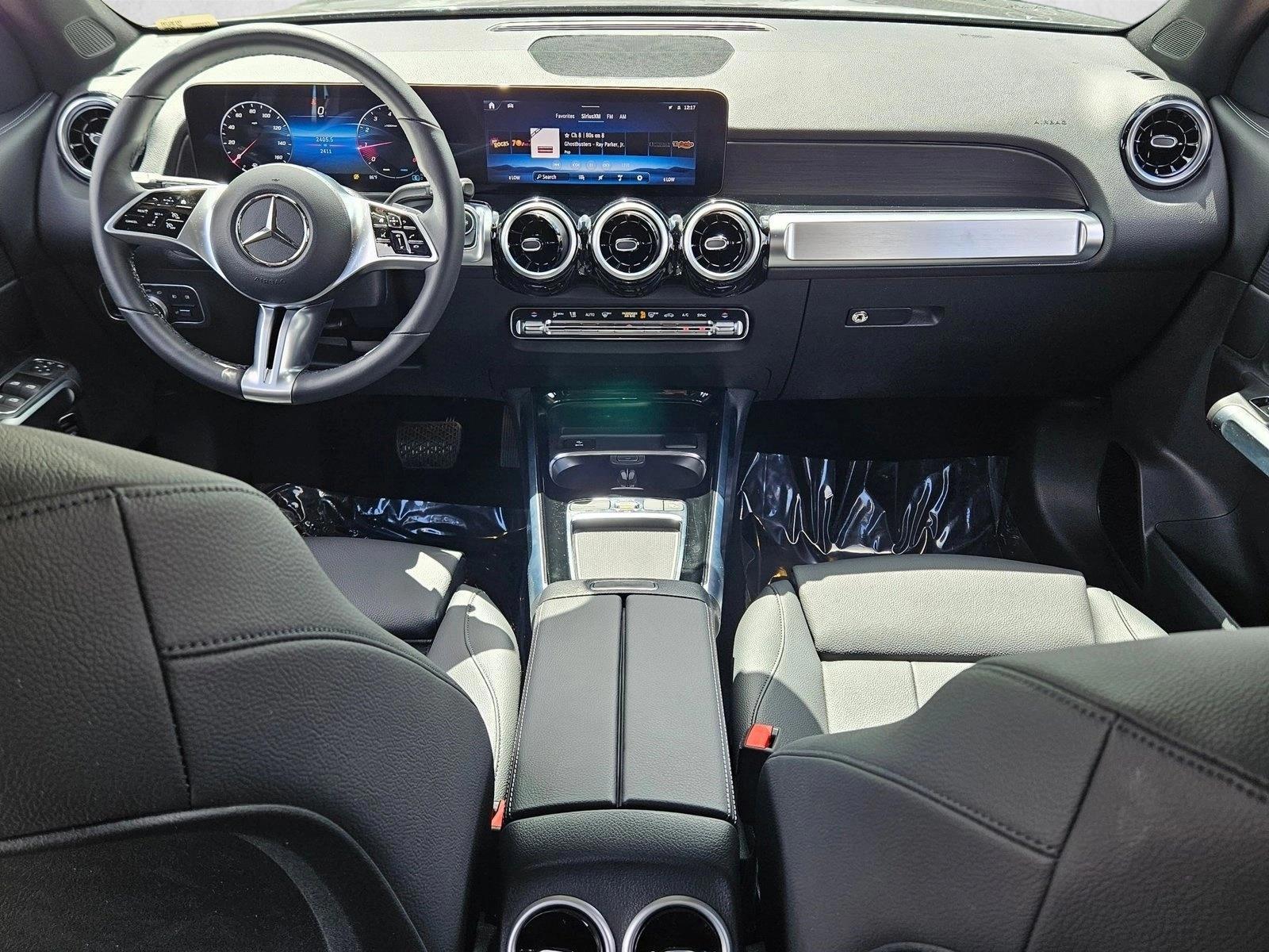 Thumbnail: 2026 Mercedes-Benz GLB - 3