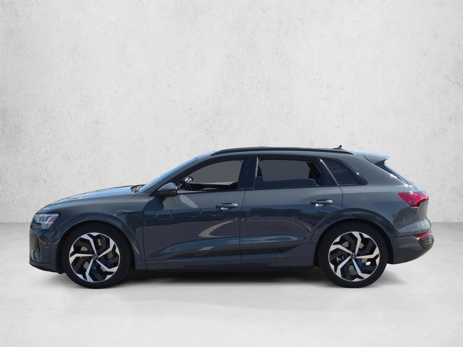 Thumbnail: 2024 Audi Q8 e-tron - 2