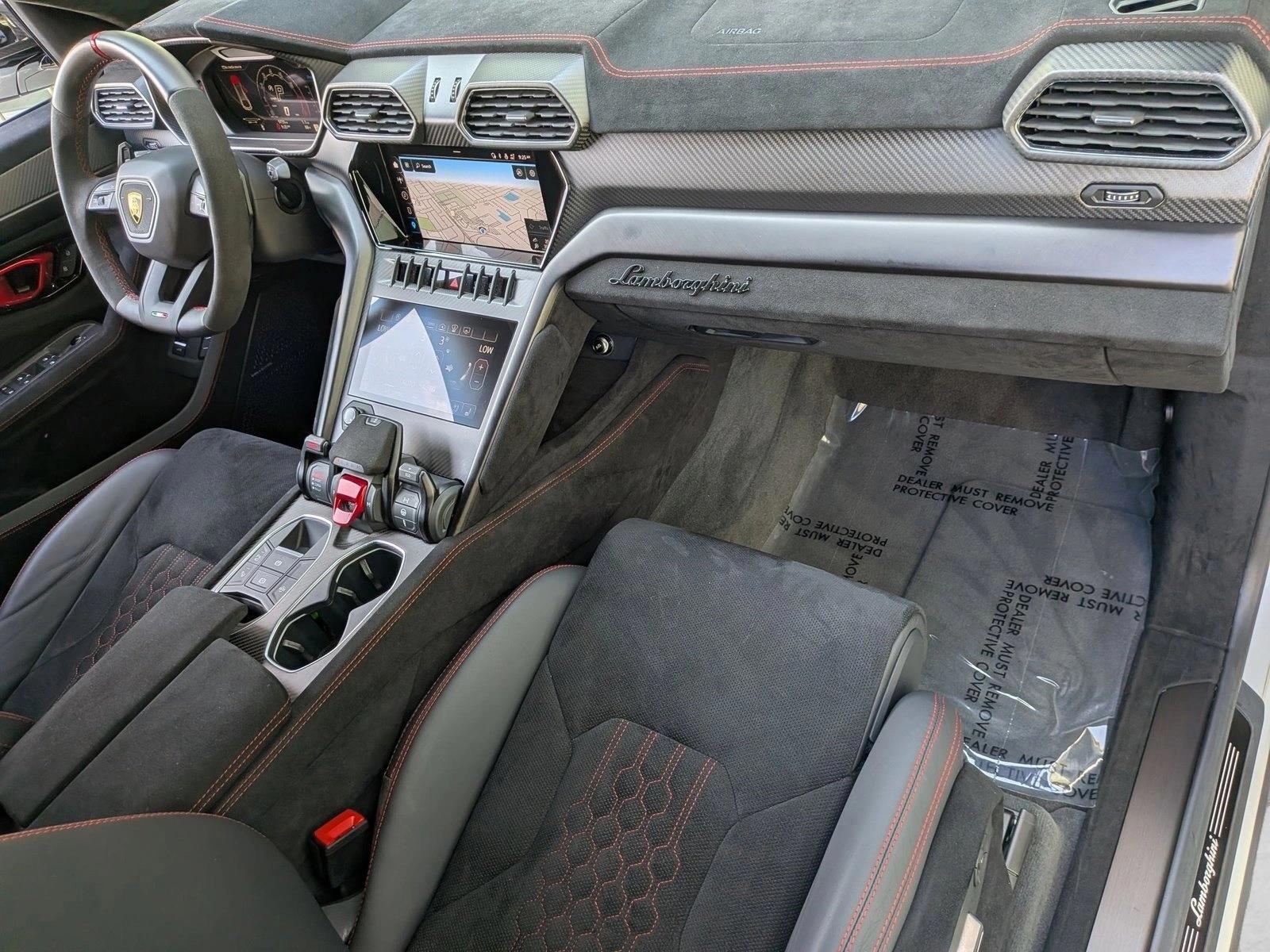 Thumbnail: 2023 Lamborghini Urus - 5