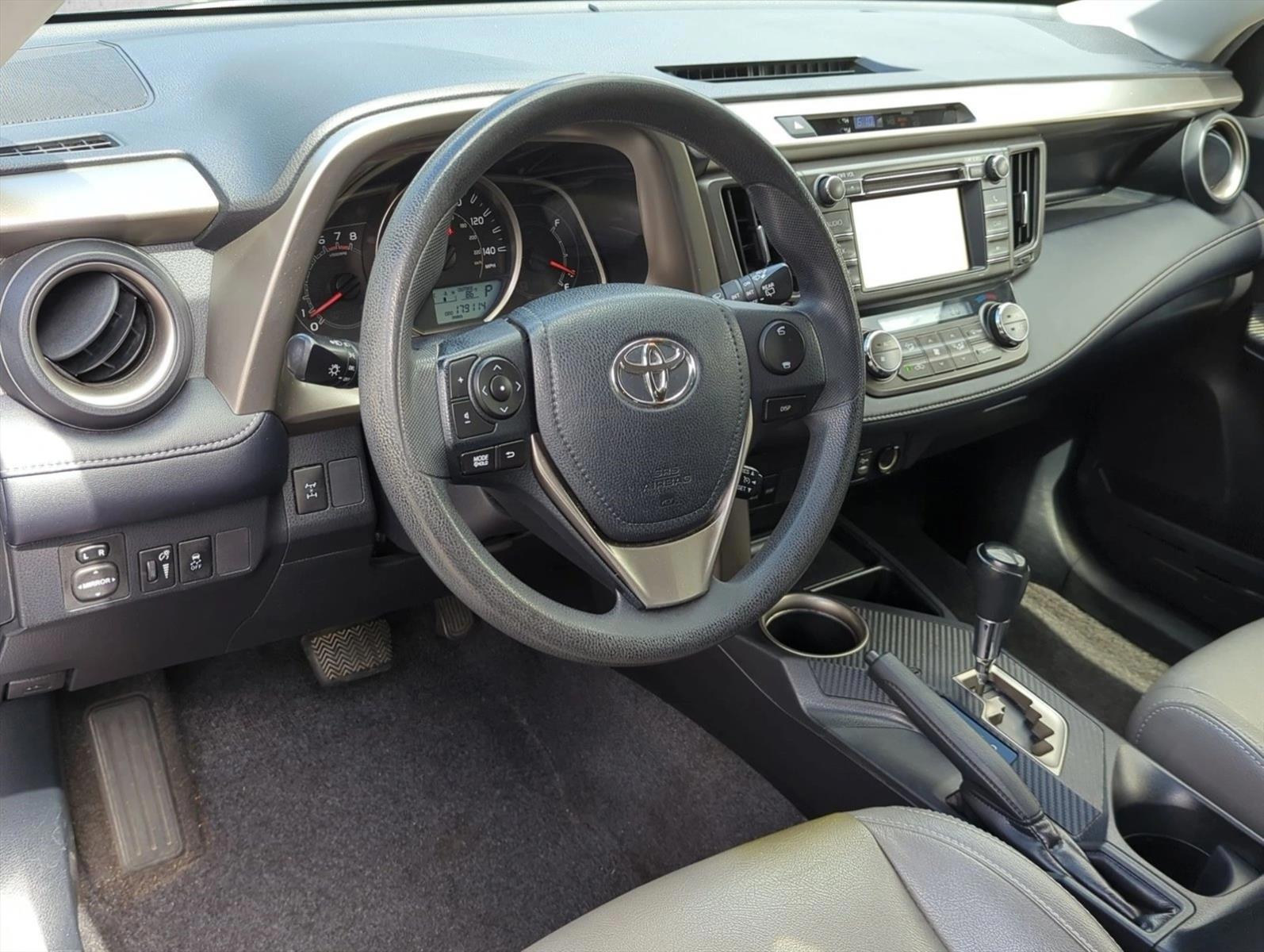 Thumbnail: 2013 Toyota RAV4 - 3