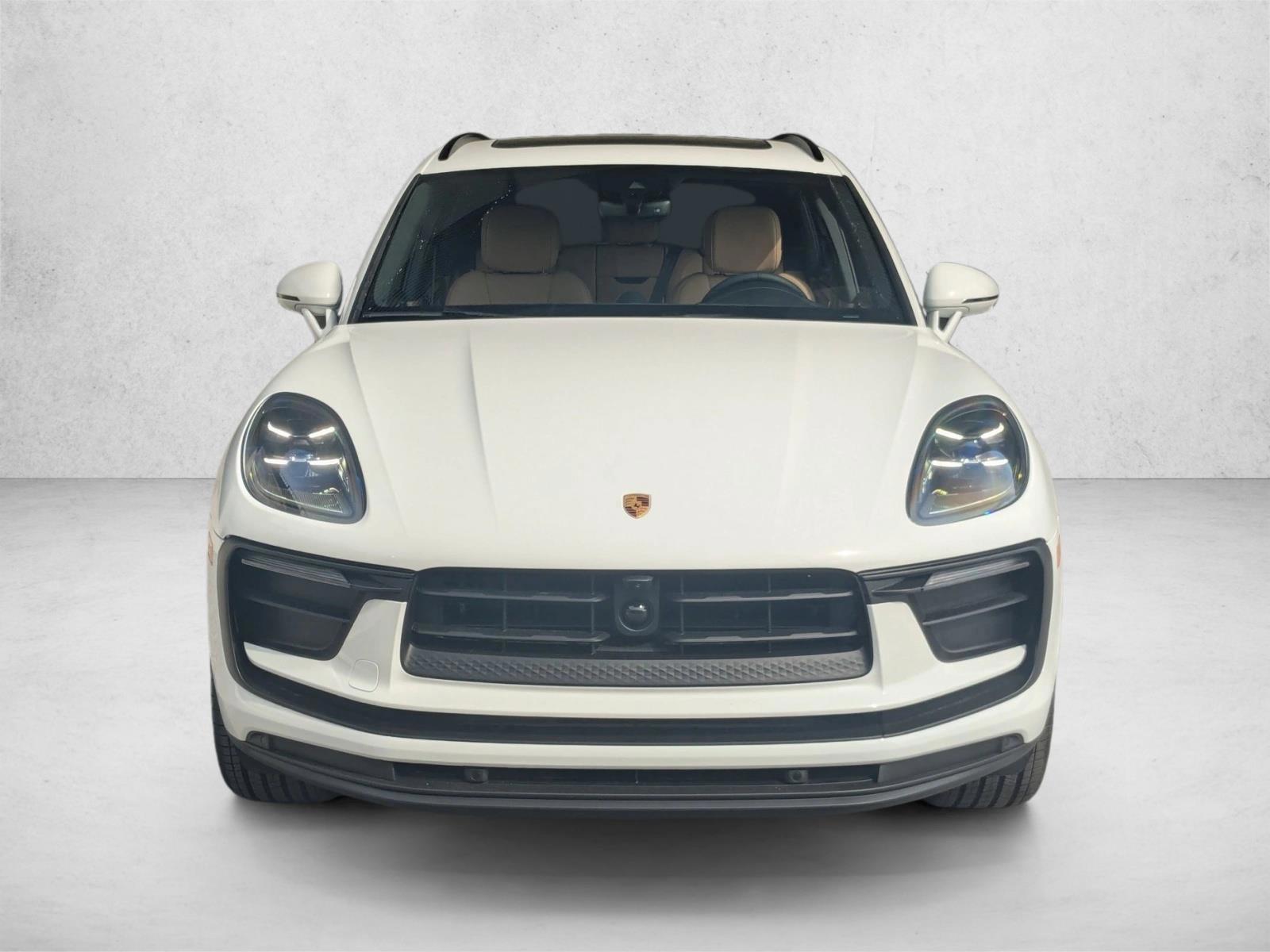 2026 Porsche Macan T - Photo 6