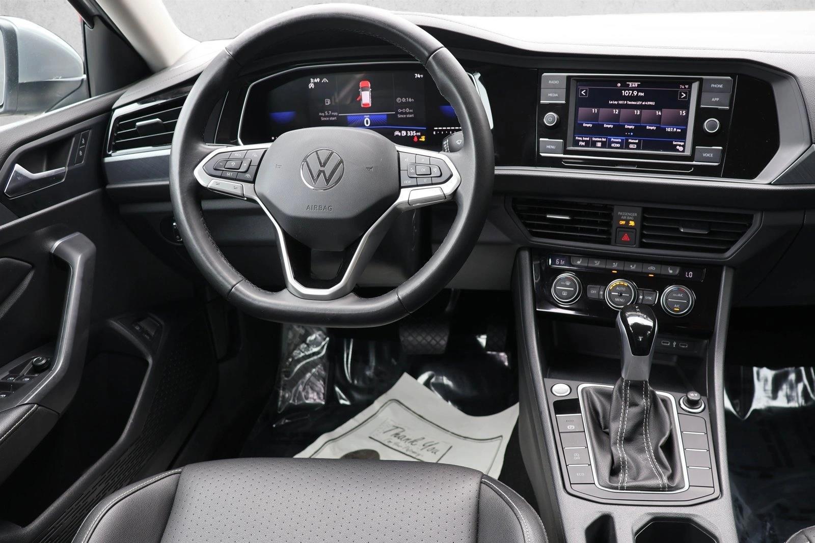 Thumbnail: 2024 Volkswagen Jetta - 4